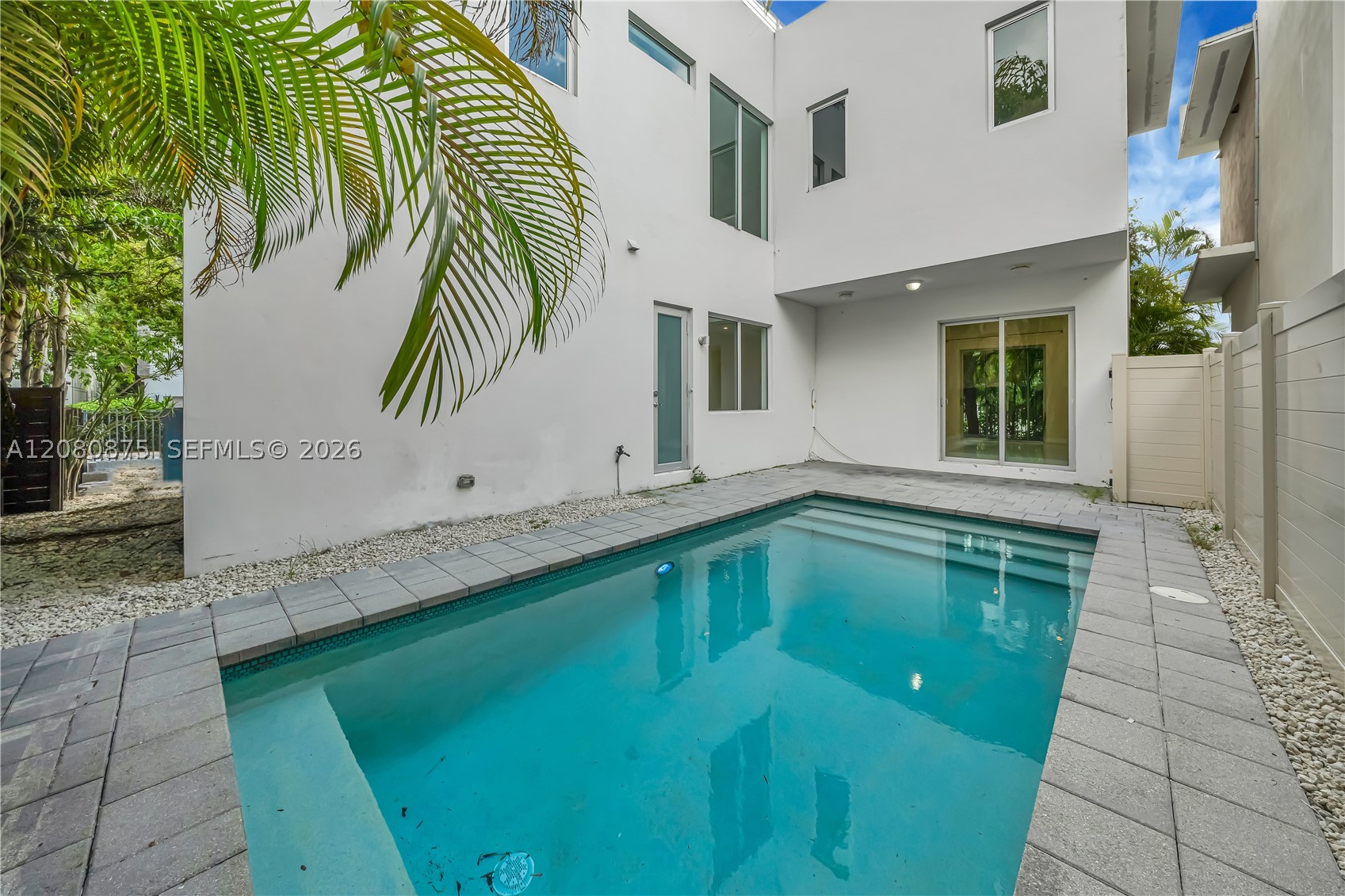 3253 Mcdonald St #3253, Miami FL 33133