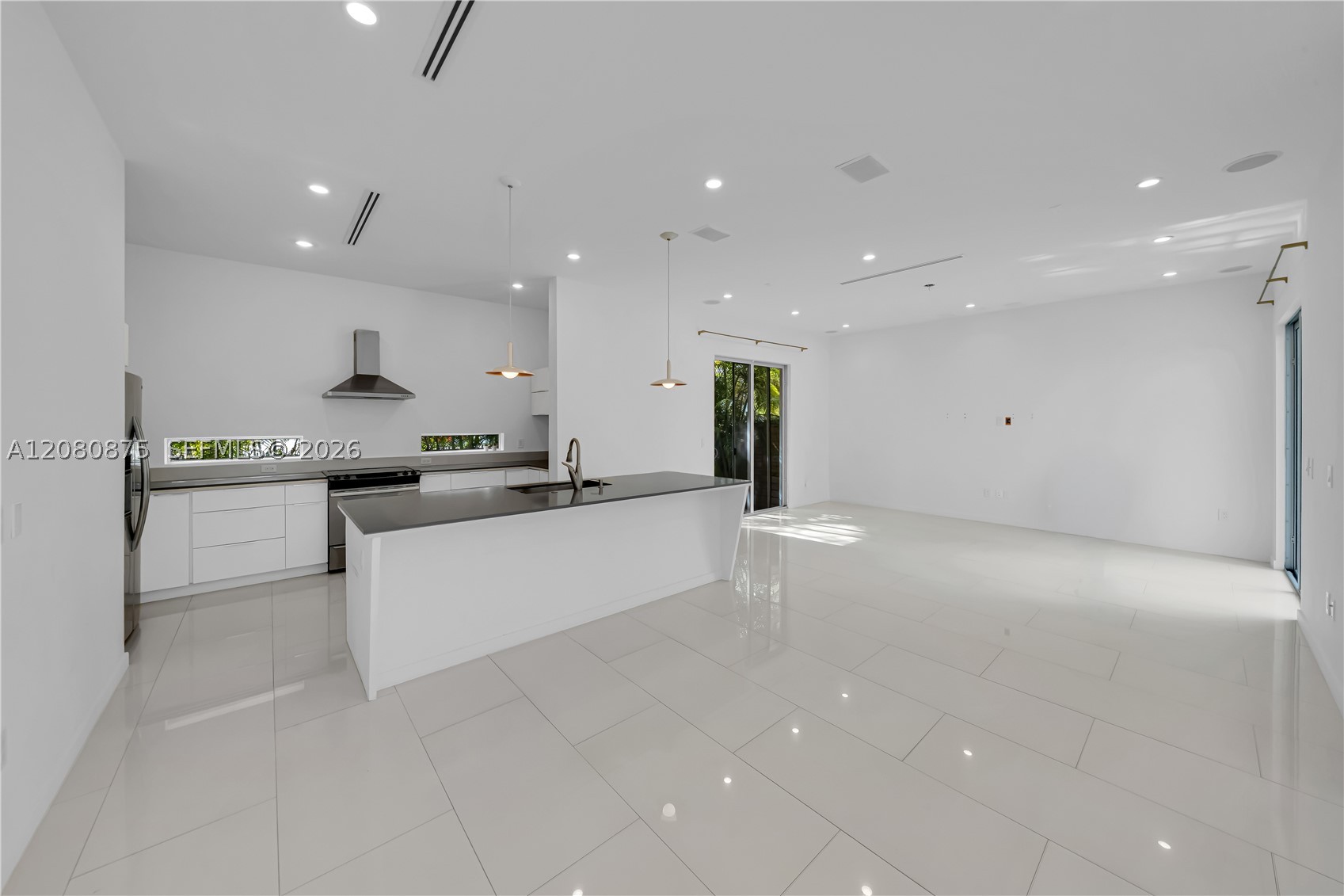 3253 Mcdonald St #3253, Miami FL 33133