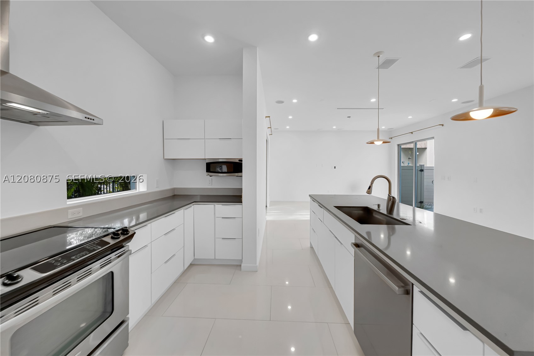 3253 Mcdonald St #3253, Miami FL 33133