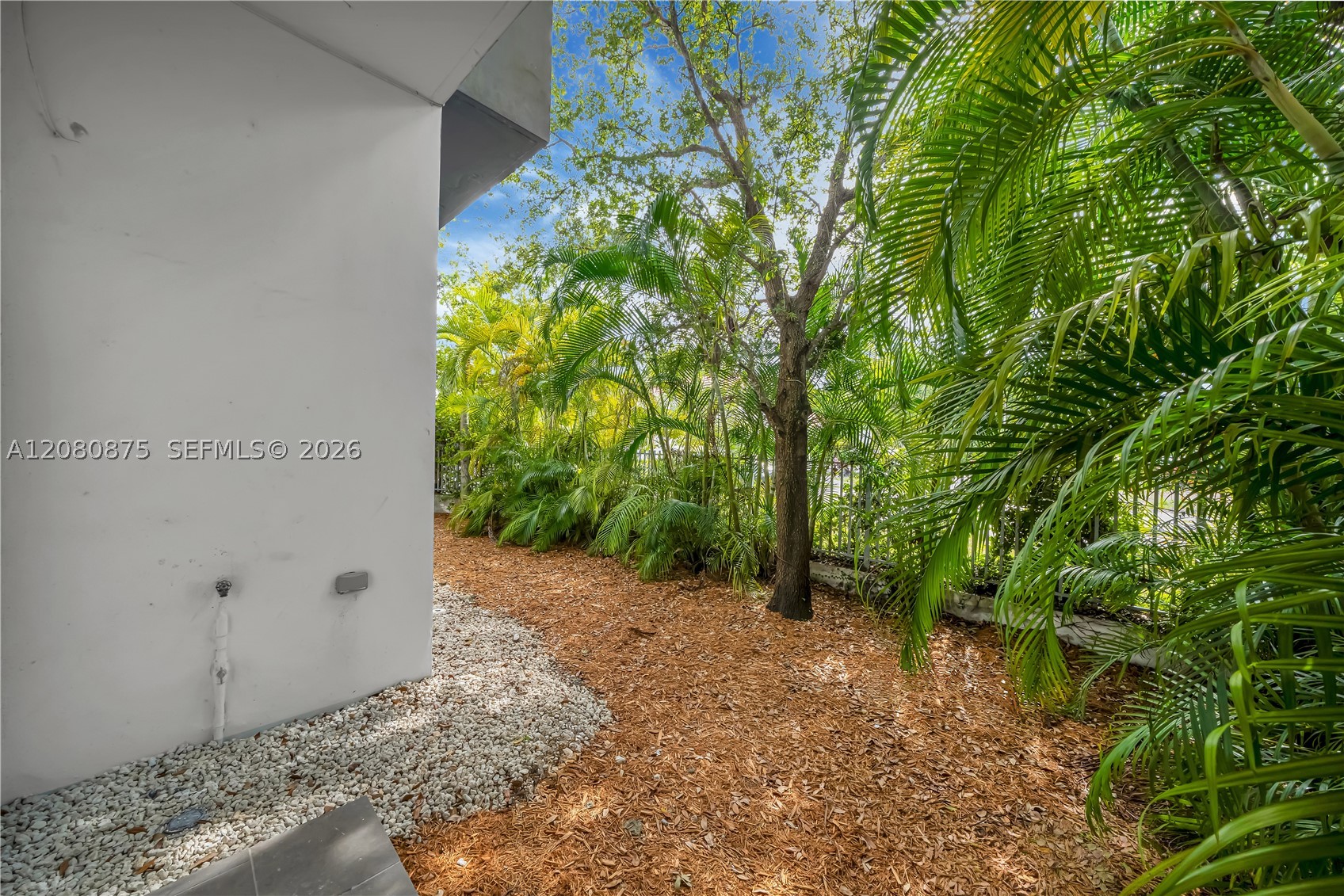 3253 Mcdonald St #3253, Miami FL 33133
