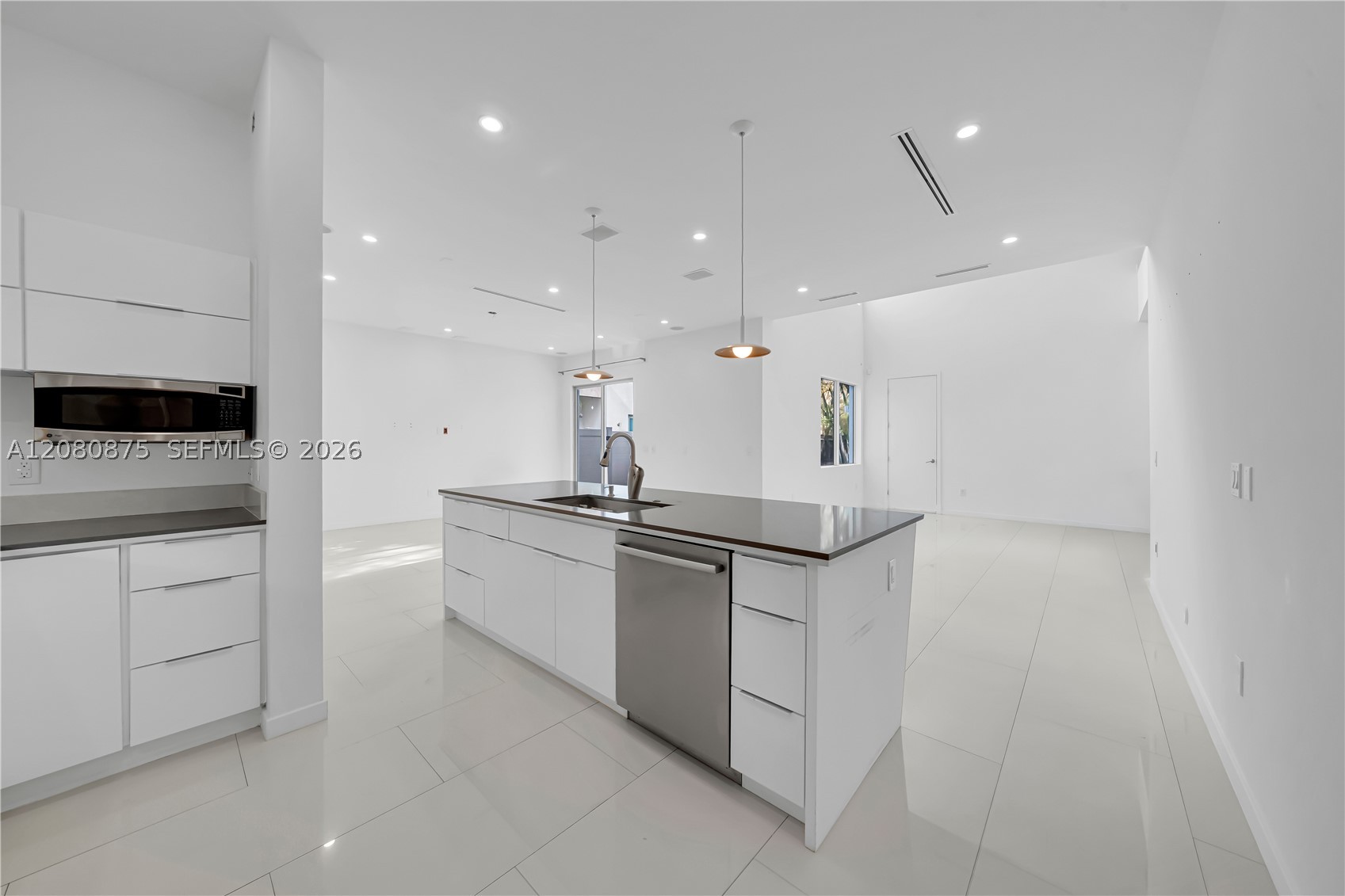 3253 Mcdonald St #3253, Miami FL 33133