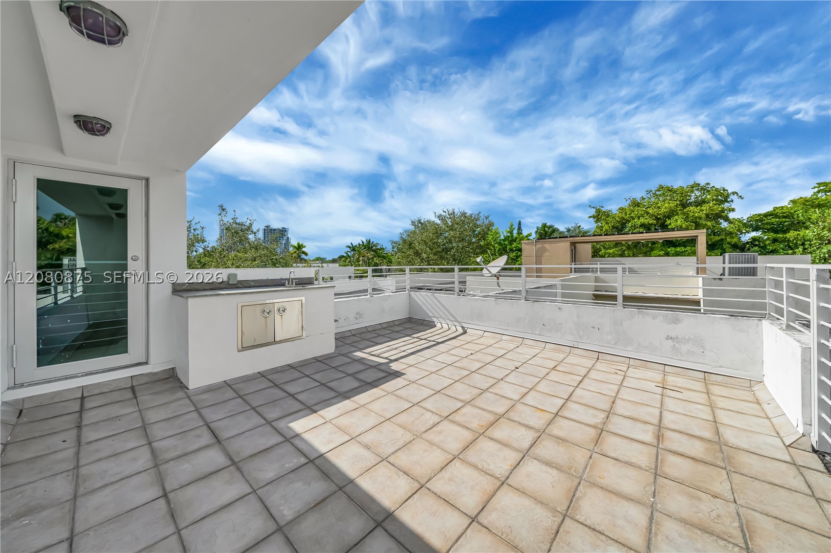 3253 Mcdonald St #3253, Miami FL 33133