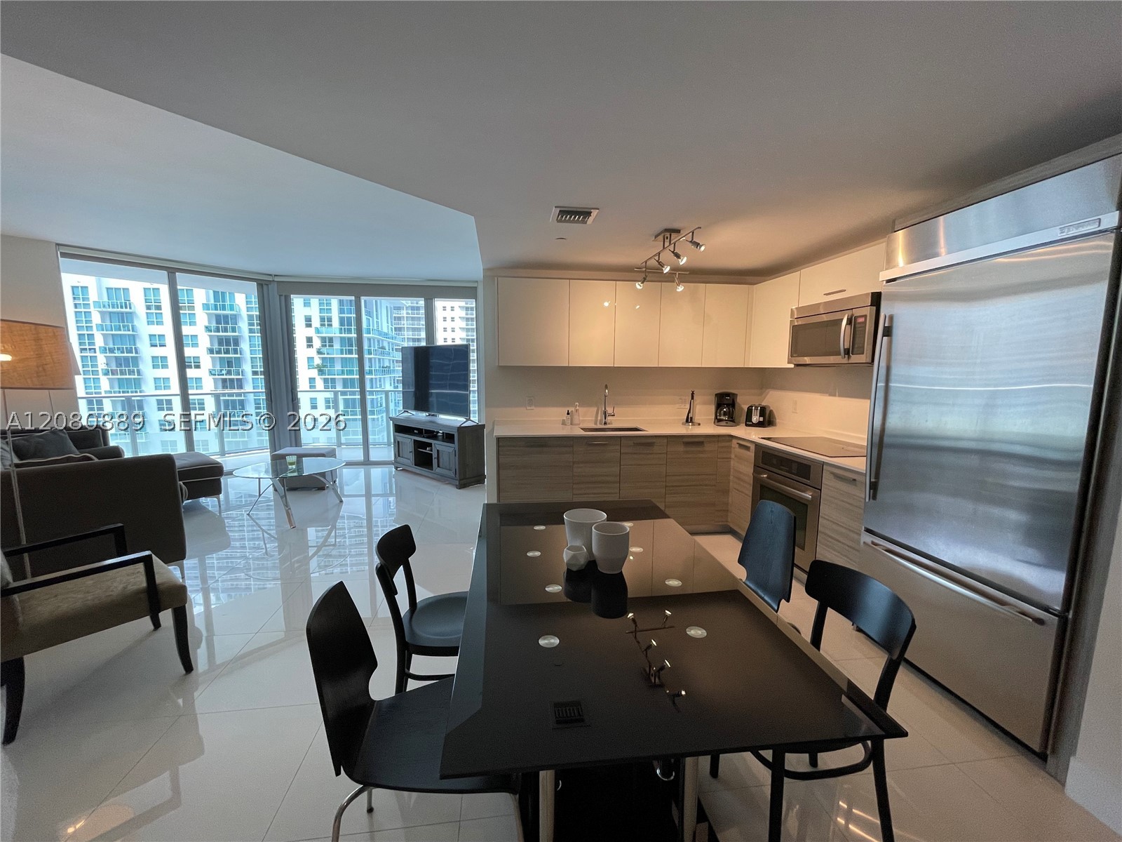 1300 Brickell Bay Dr #2010, Miami FL 33131
