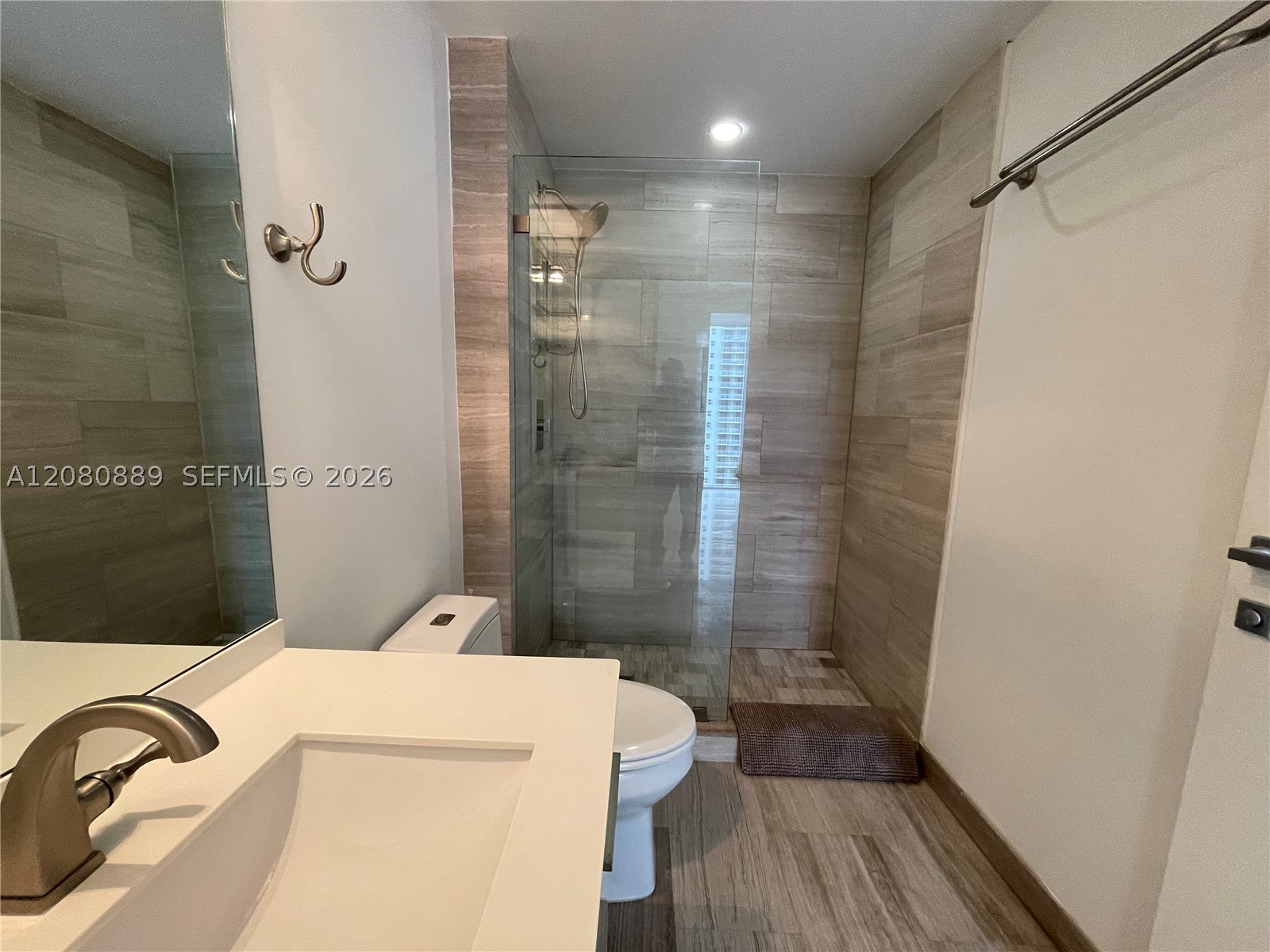 1300 Brickell Bay Dr #2010, Miami FL 33131