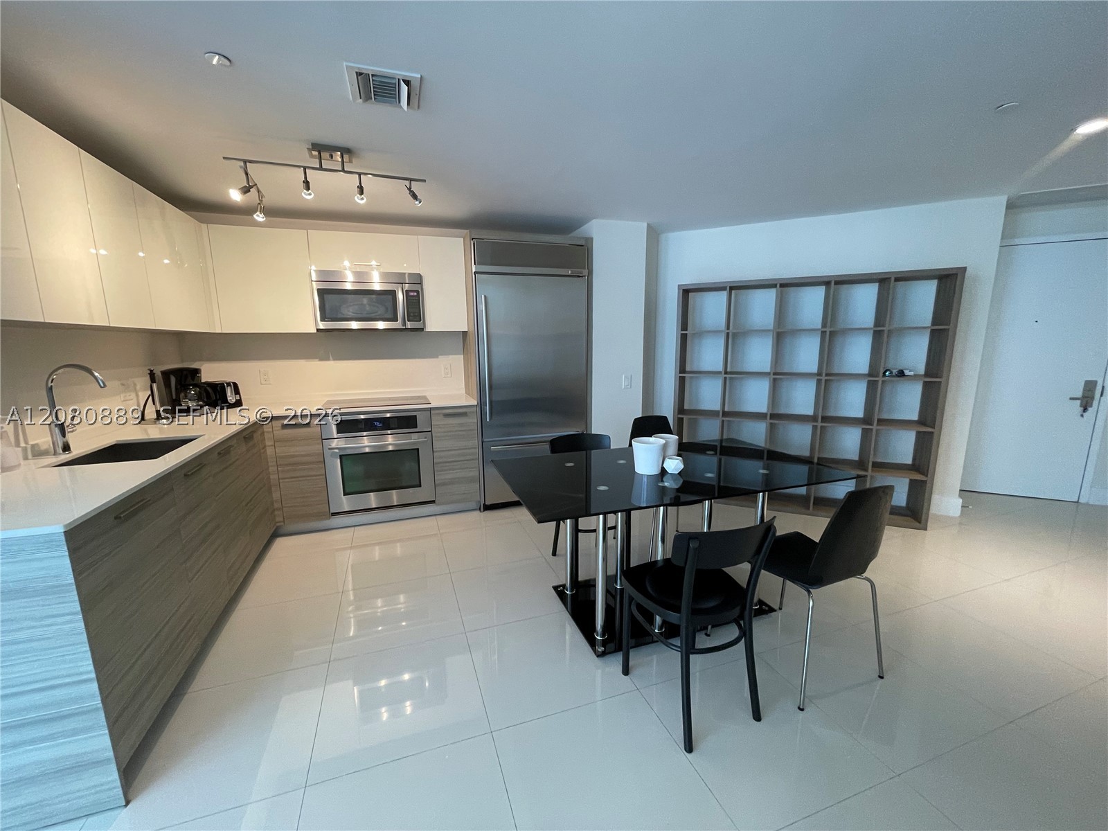 1300 Brickell Bay Dr #2010, Miami FL 33131