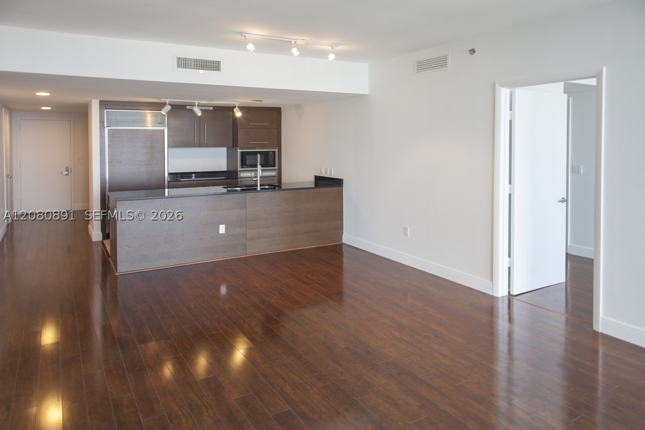 475 Brickell Ave #3507, Miami FL 33131