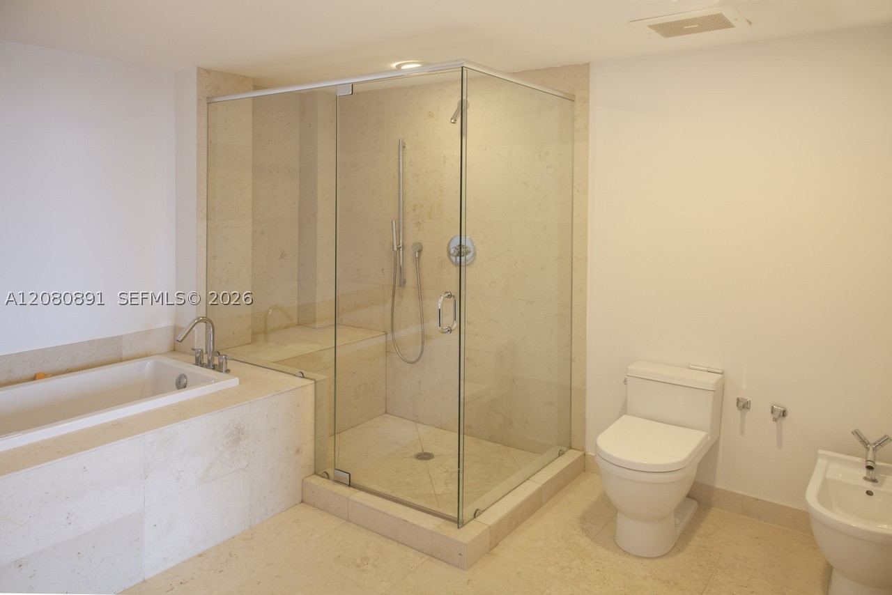 475 Brickell Ave #3507, Miami FL 33131