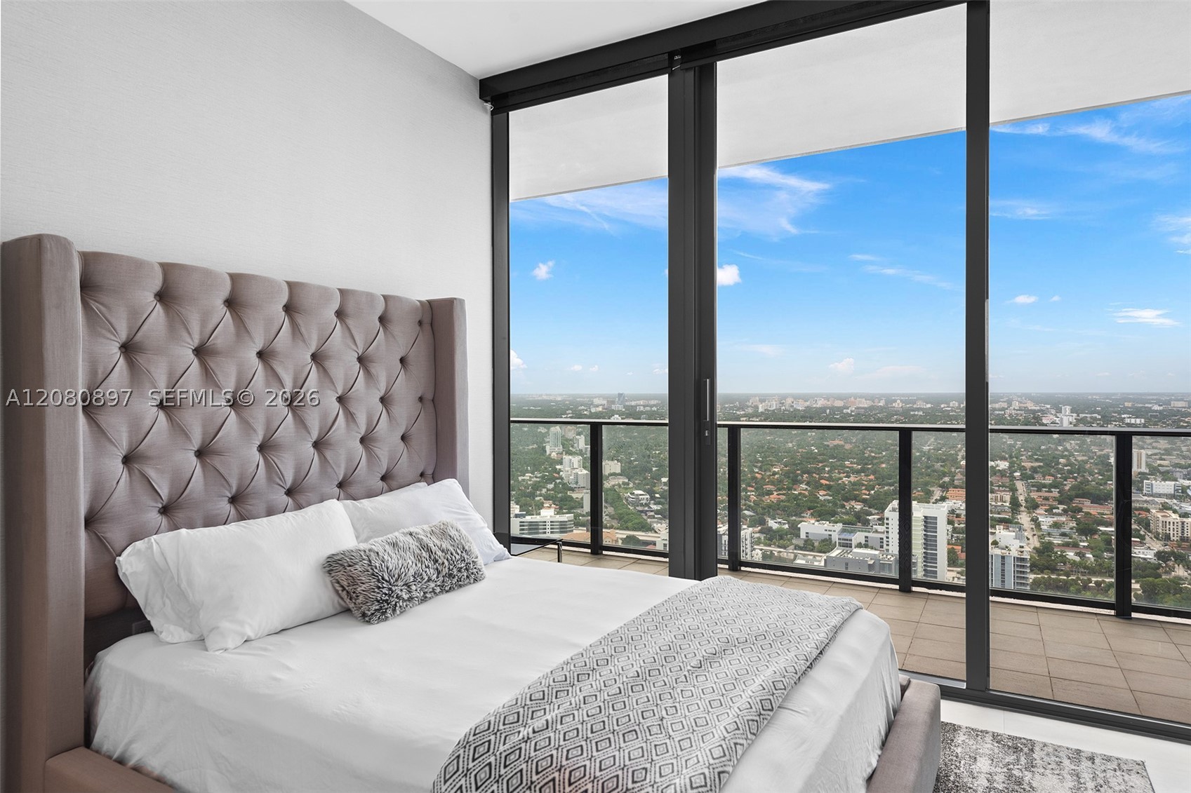 1000 Brickell Plz #PH5307, Miami FL 33131
