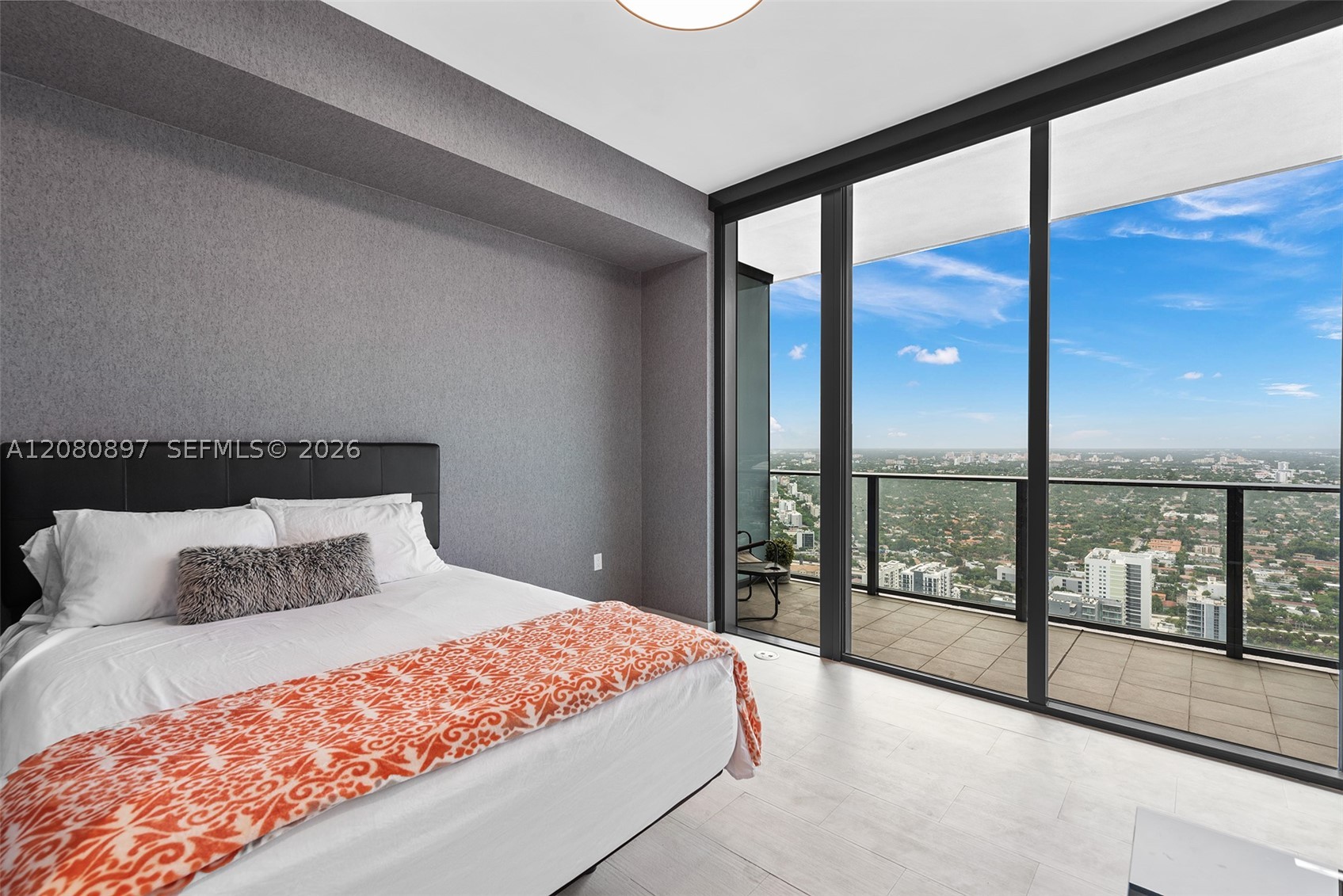 1000 Brickell Plz #PH5307, Miami FL 33131