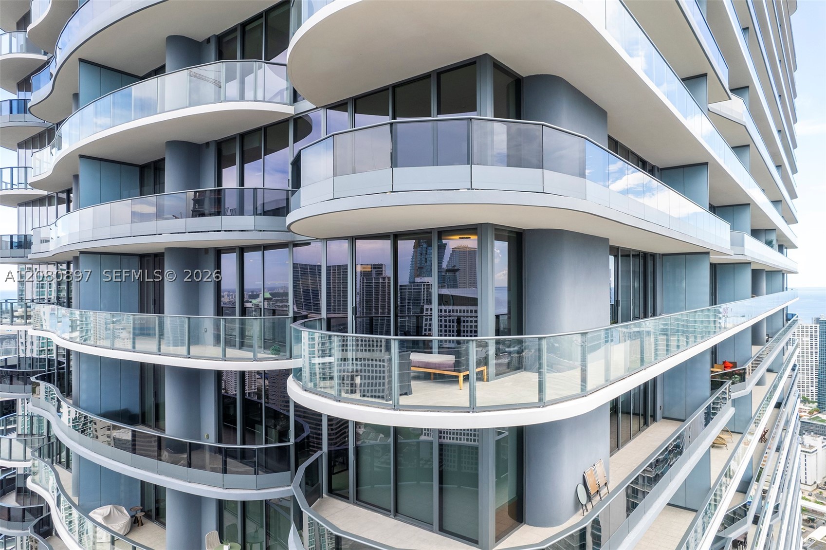 1000 Brickell Plz #PH5307, Miami FL 33131