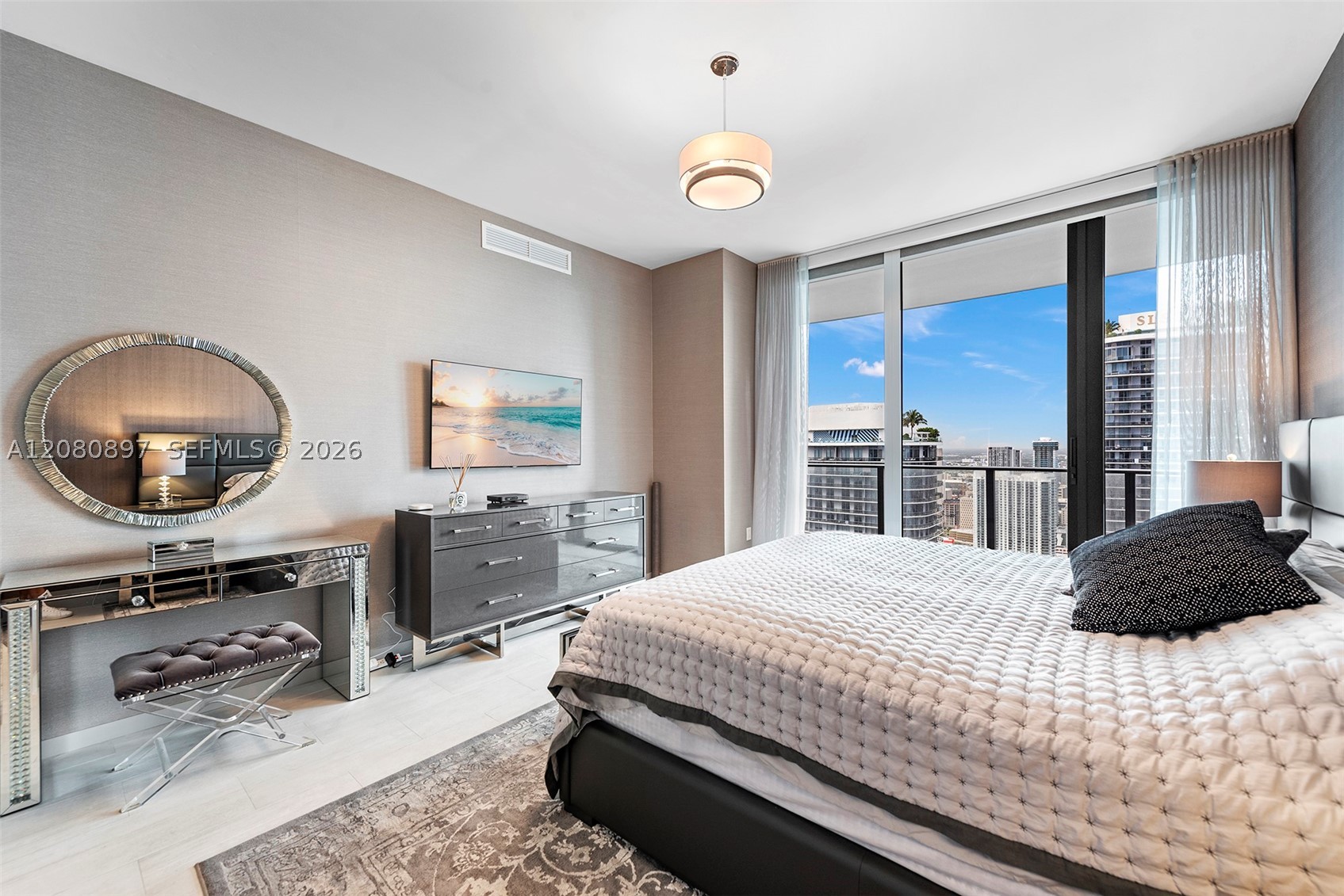 1000 Brickell Plz #PH5307, Miami FL 33131