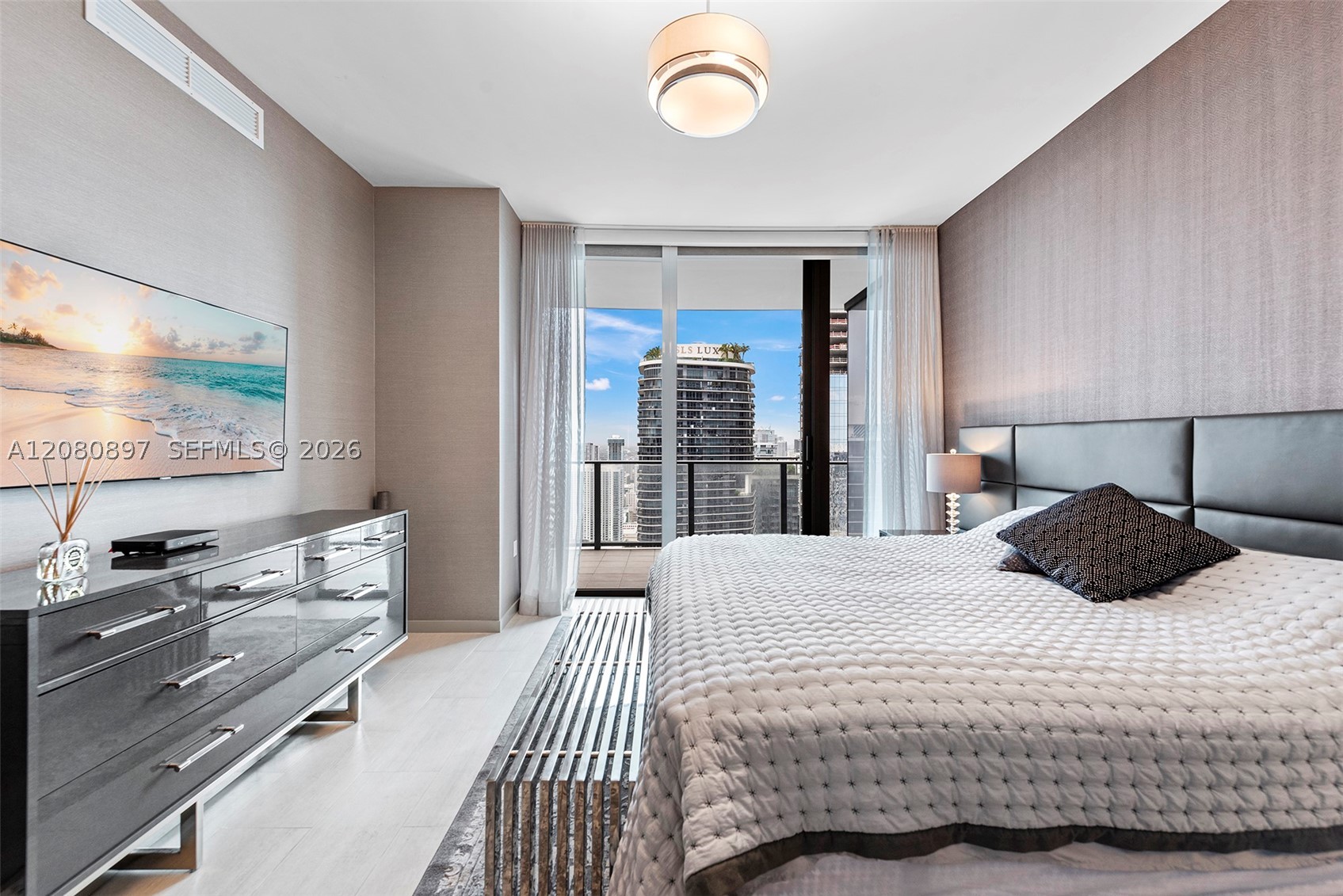 1000 Brickell Plz #PH5307, Miami FL 33131