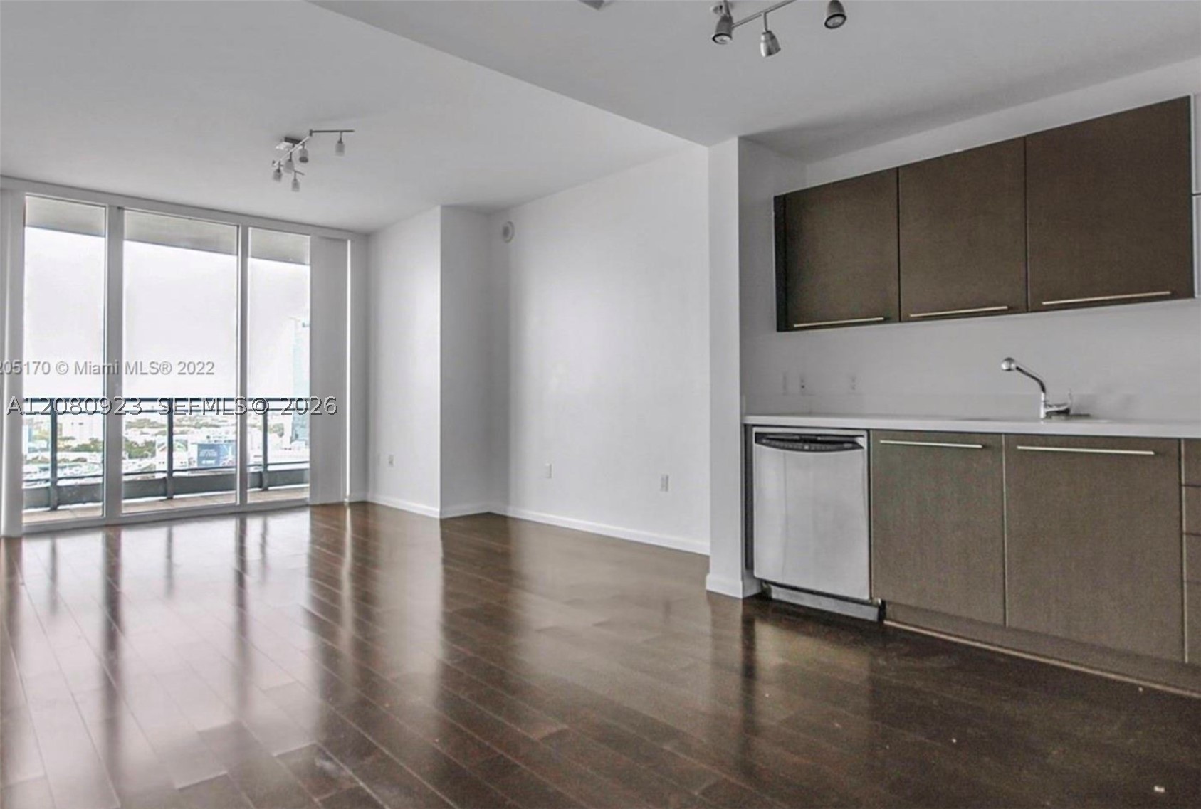 90 SW 3rd St #2210, Miami FL 33130