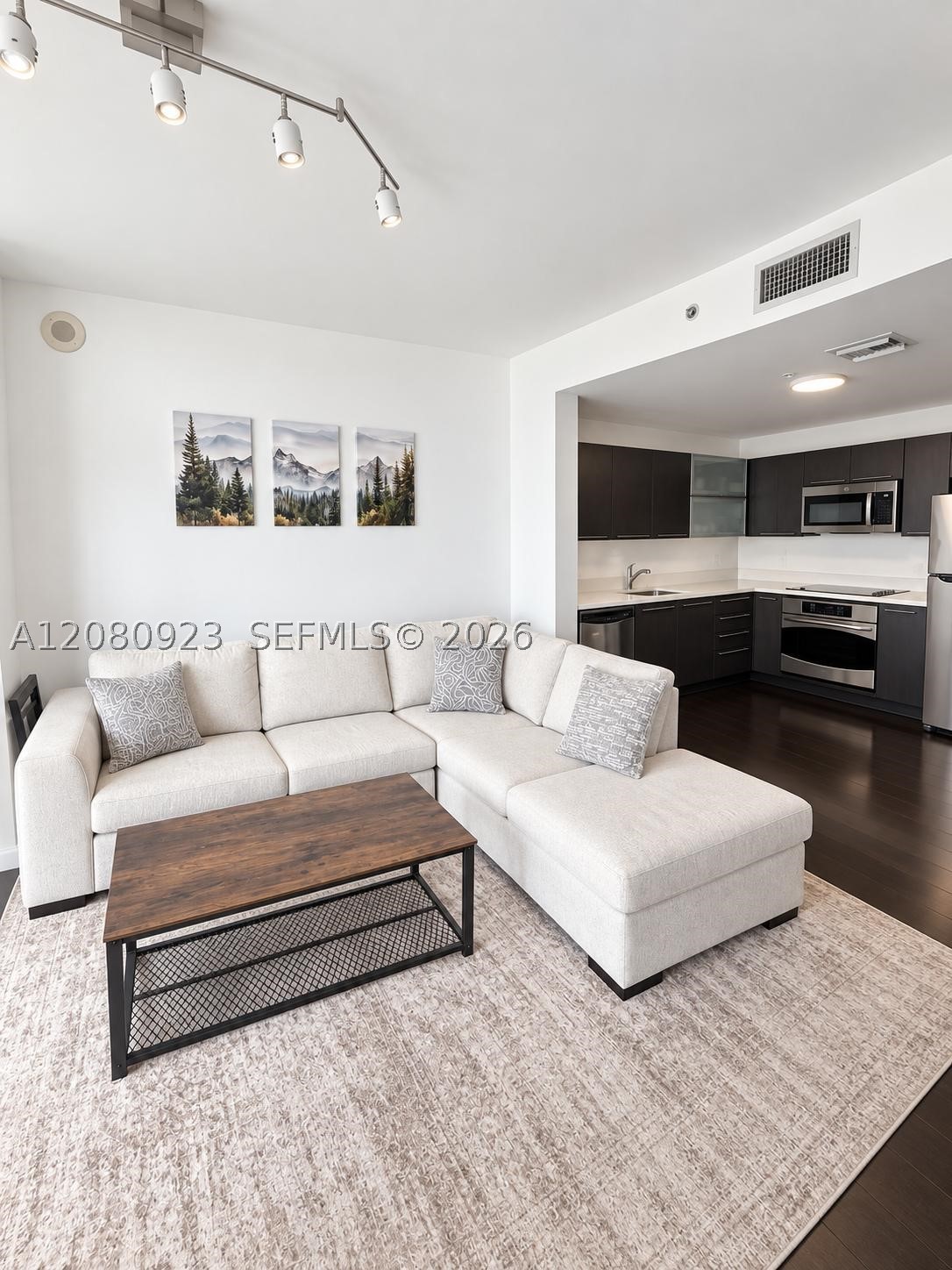 90 SW 3rd St #2210, Miami FL 33130