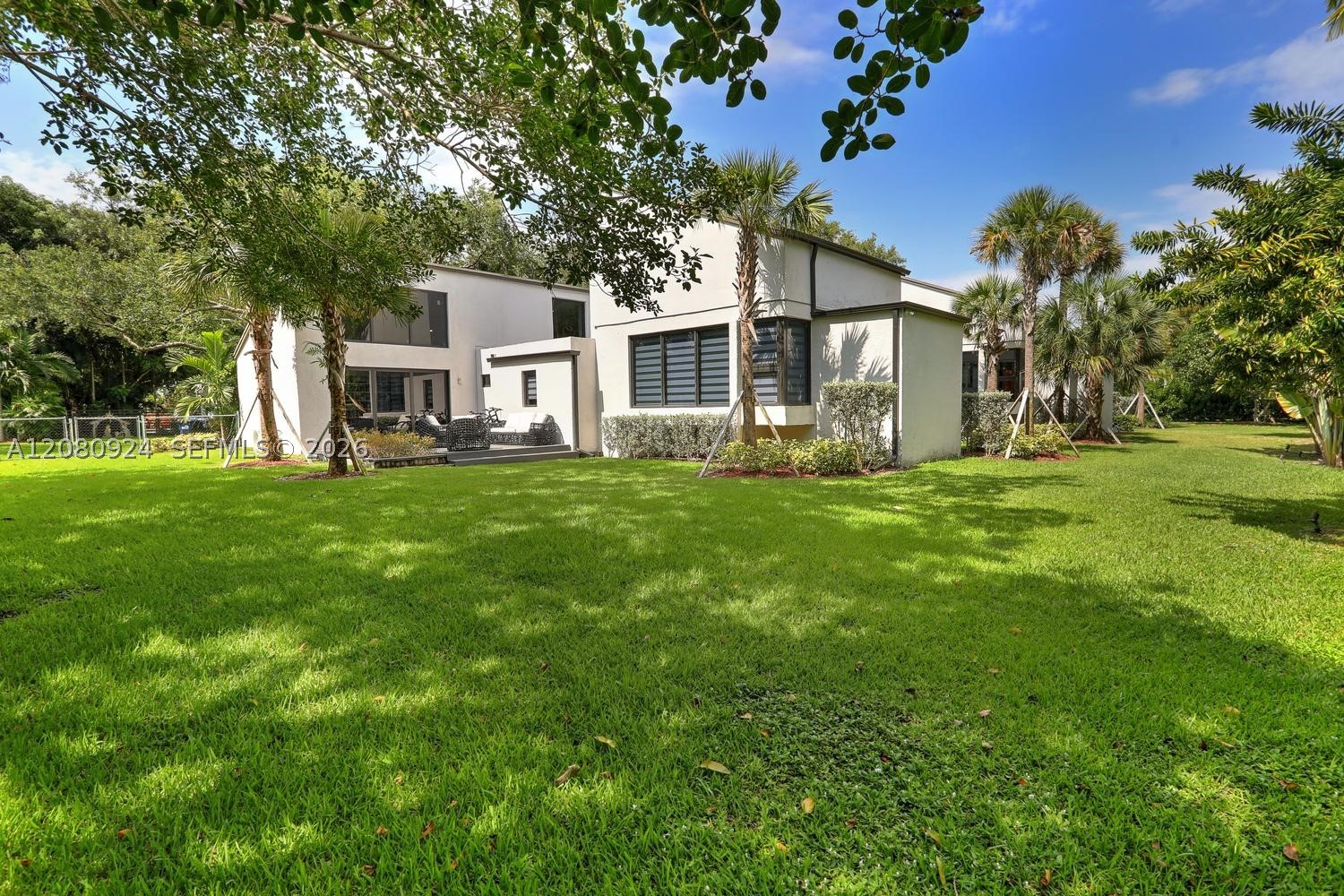 6121 SW 104th St, Pinecrest FL 33156
