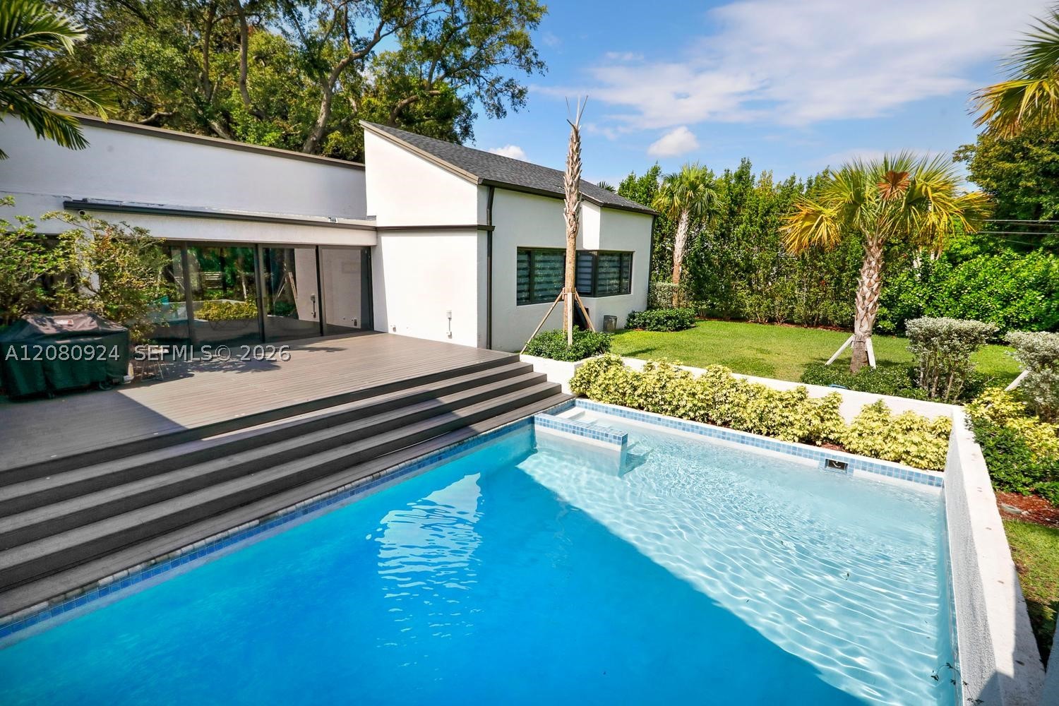 6121 SW 104th St, Pinecrest FL 33156