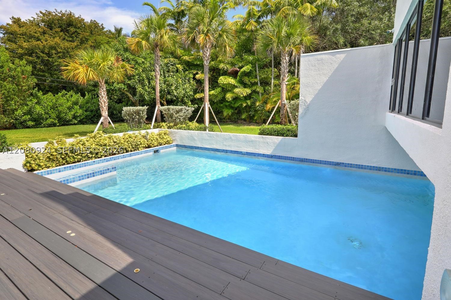 6121 SW 104th St, Pinecrest FL 33156