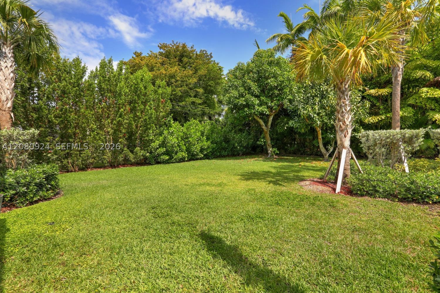 6121 SW 104th St, Pinecrest FL 33156