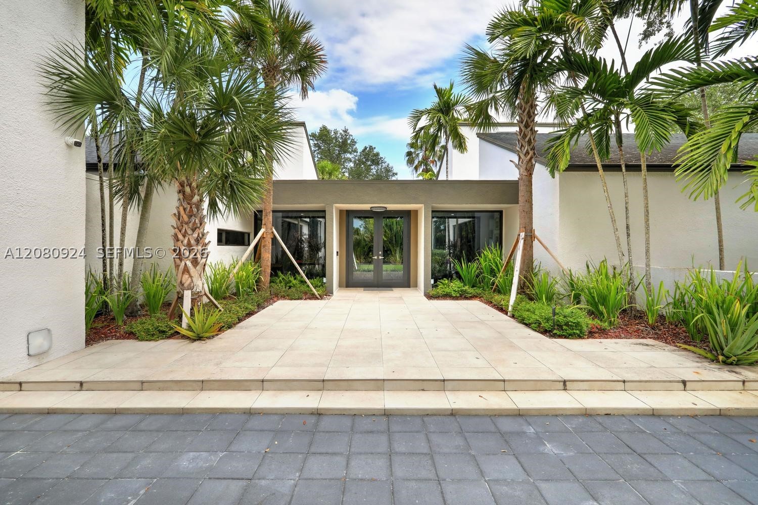6121 SW 104th St, Pinecrest FL 33156