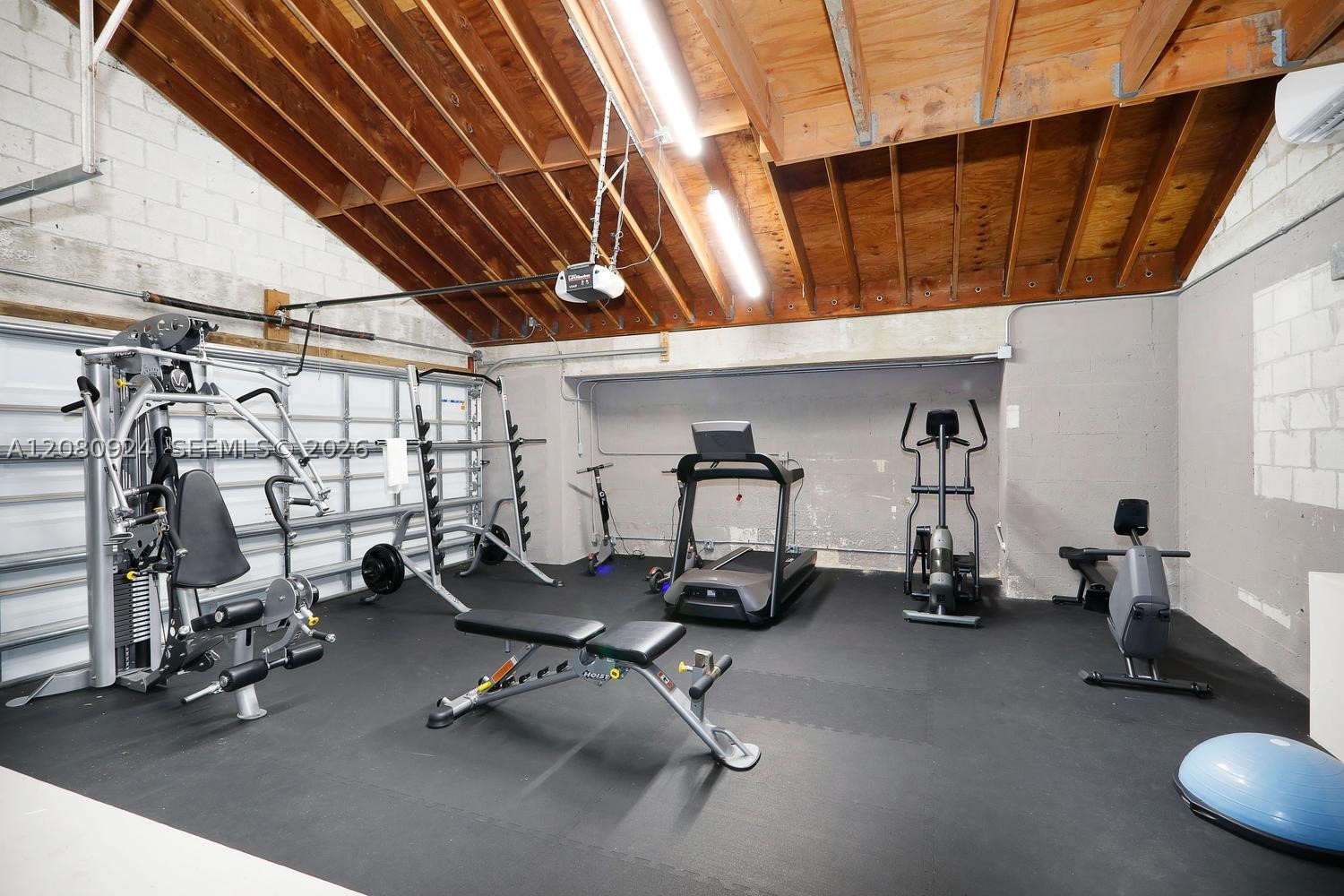 6121 SW 104th St, Pinecrest FL 33156