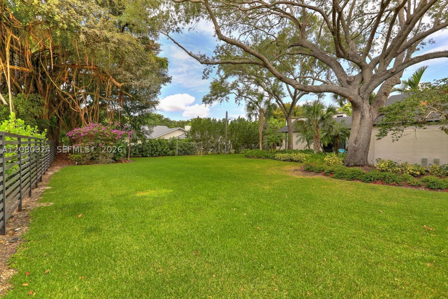 6121 SW 104th St, Pinecrest FL 33156