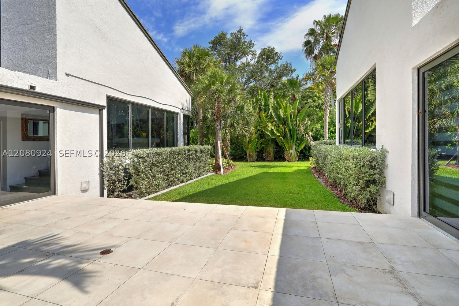 6121 SW 104th St, Pinecrest FL 33156