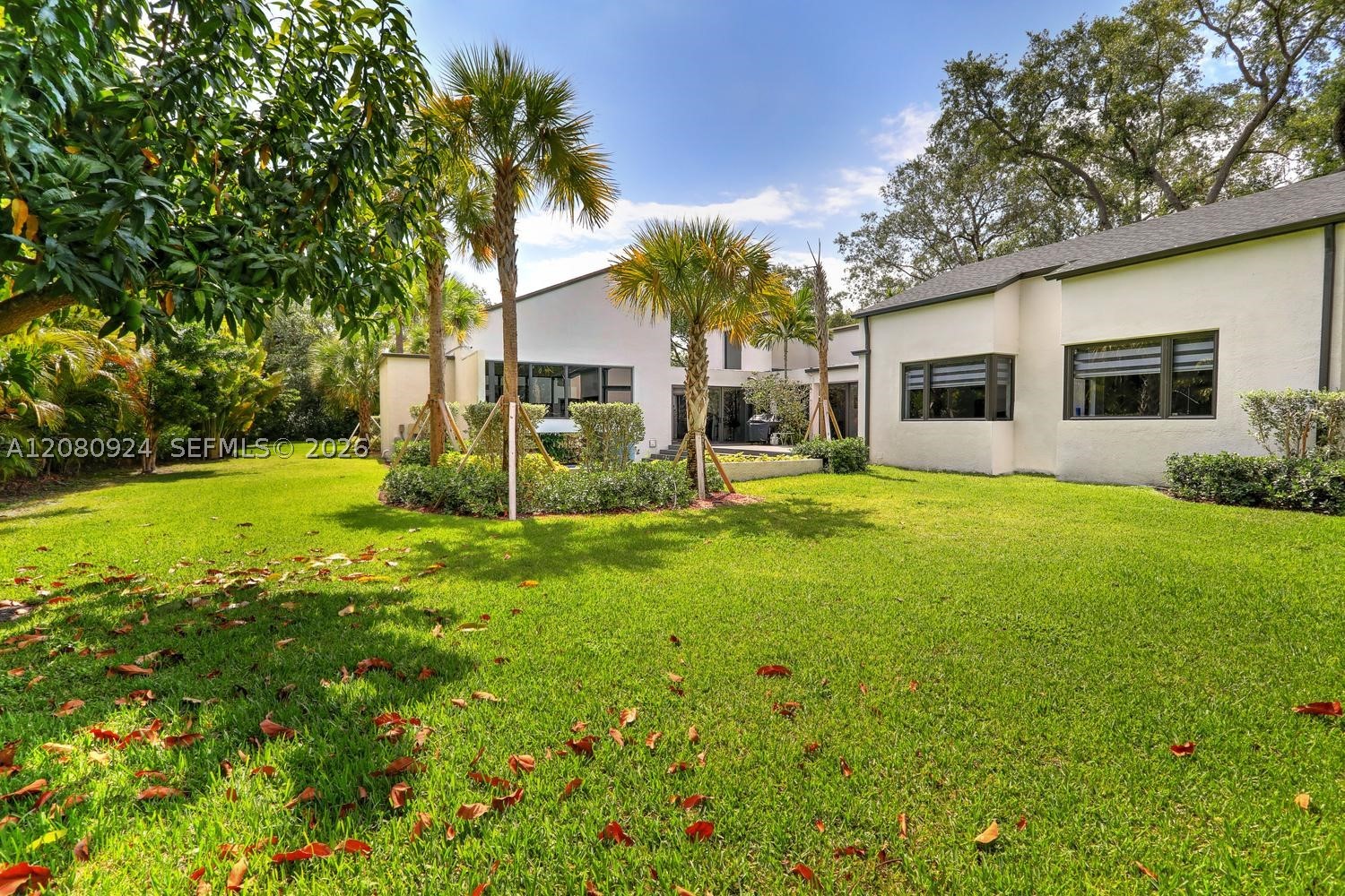 6121 SW 104th St, Pinecrest FL 33156