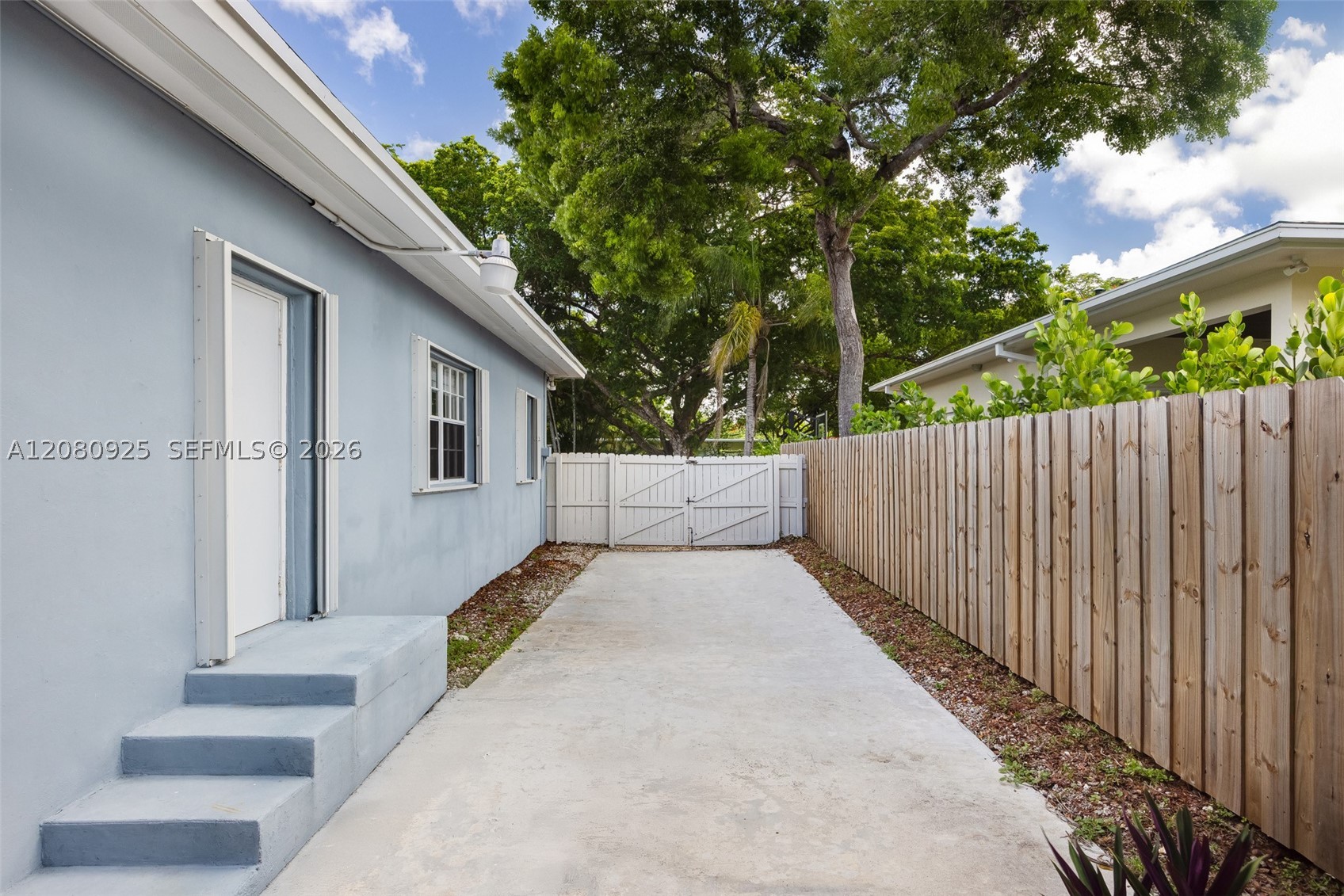 5960 SW 46th Ter, Miami FL 33155