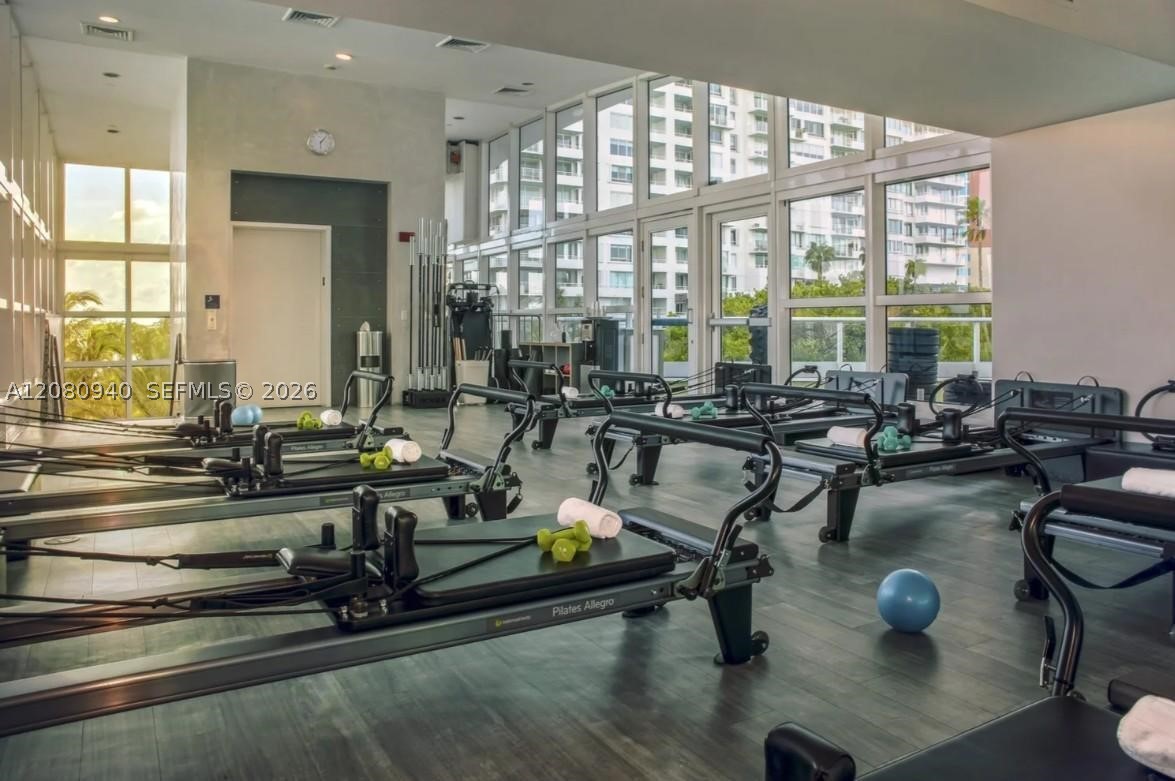 100 S Pointe Dr #1709, Miami Beach FL 33139