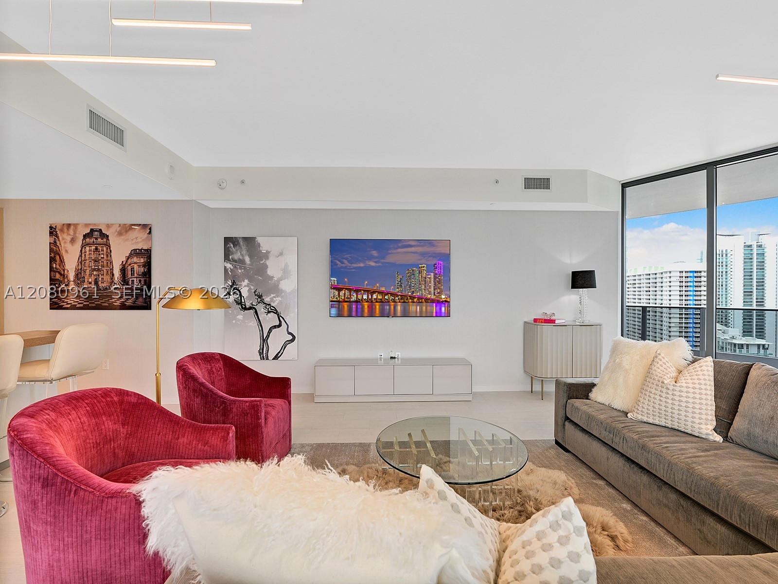 1000 Brickell Plz #3402, Miami FL 33131