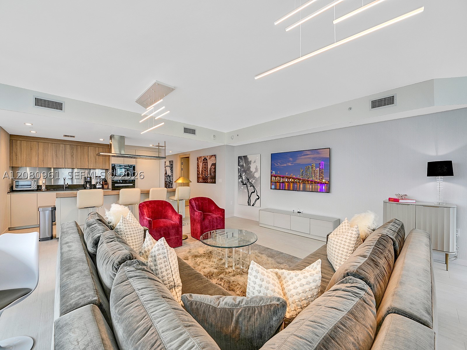 1000 Brickell Plz #3402, Miami FL 33131