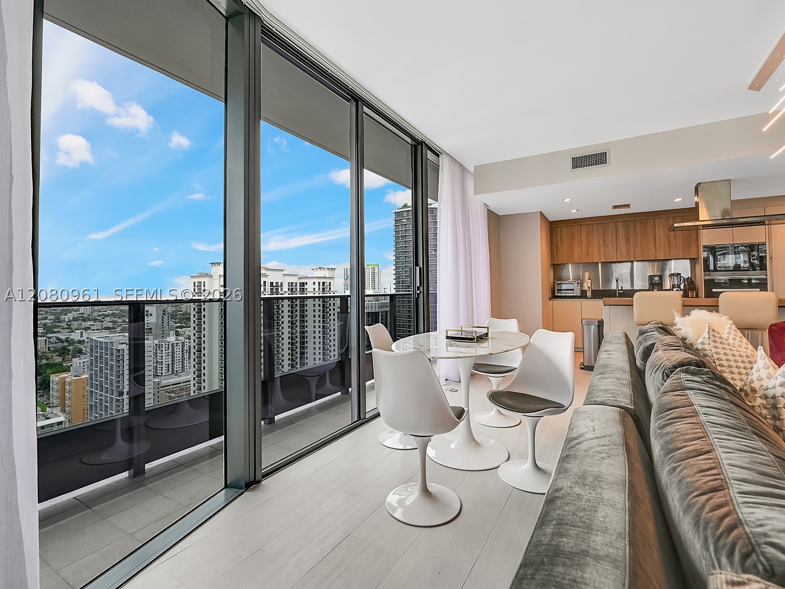 1000 Brickell Plz #3402, Miami FL 33131