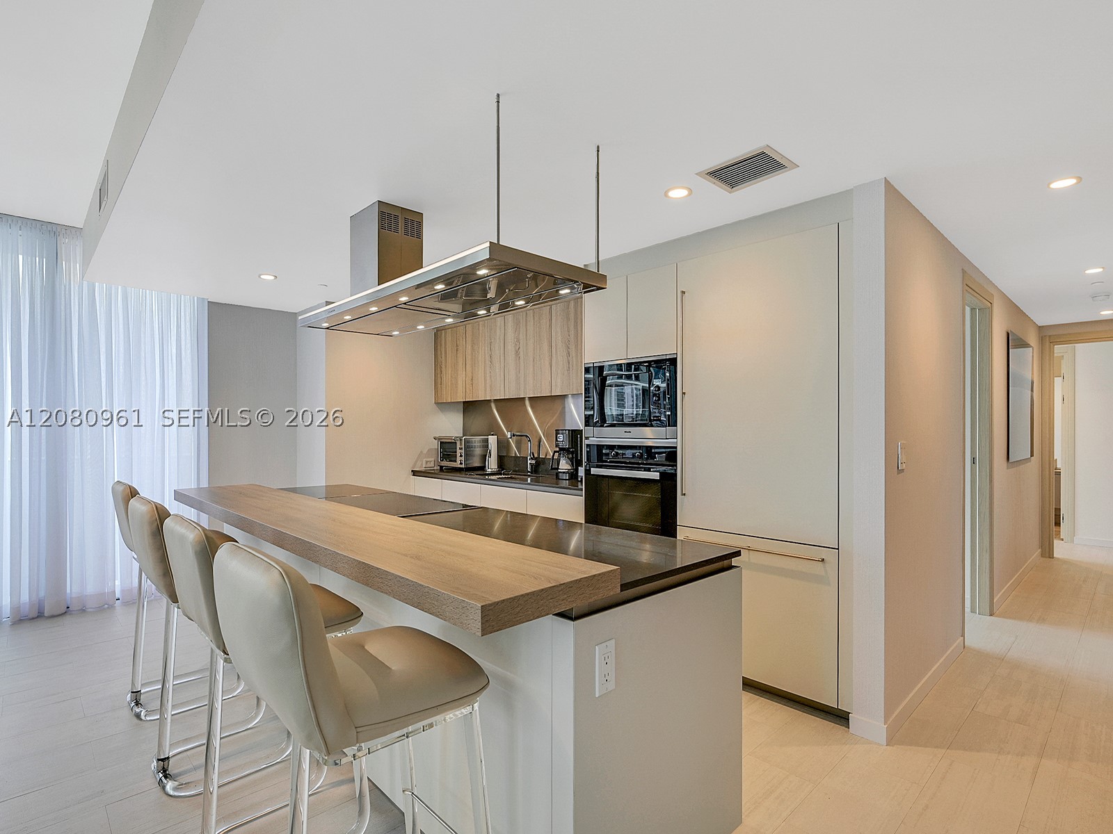 1000 Brickell Plz #3402, Miami FL 33131