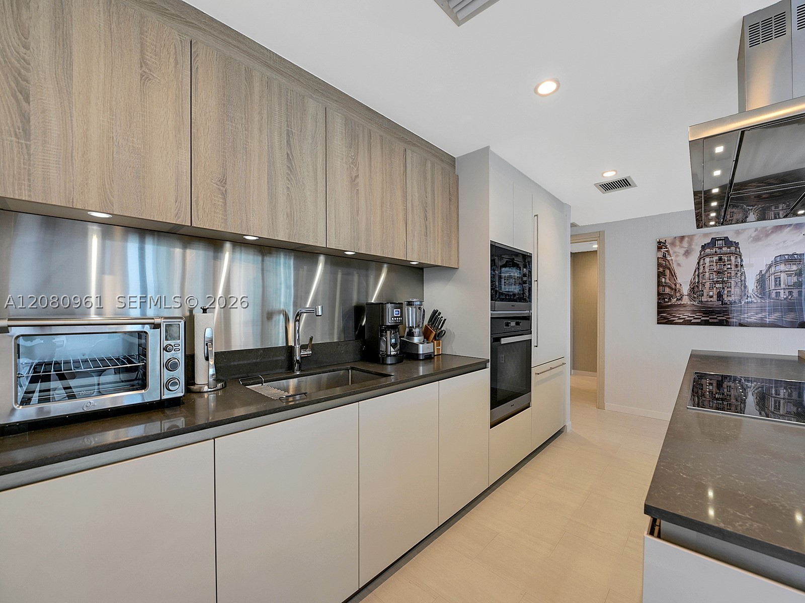 1000 Brickell Plz #3402, Miami FL 33131