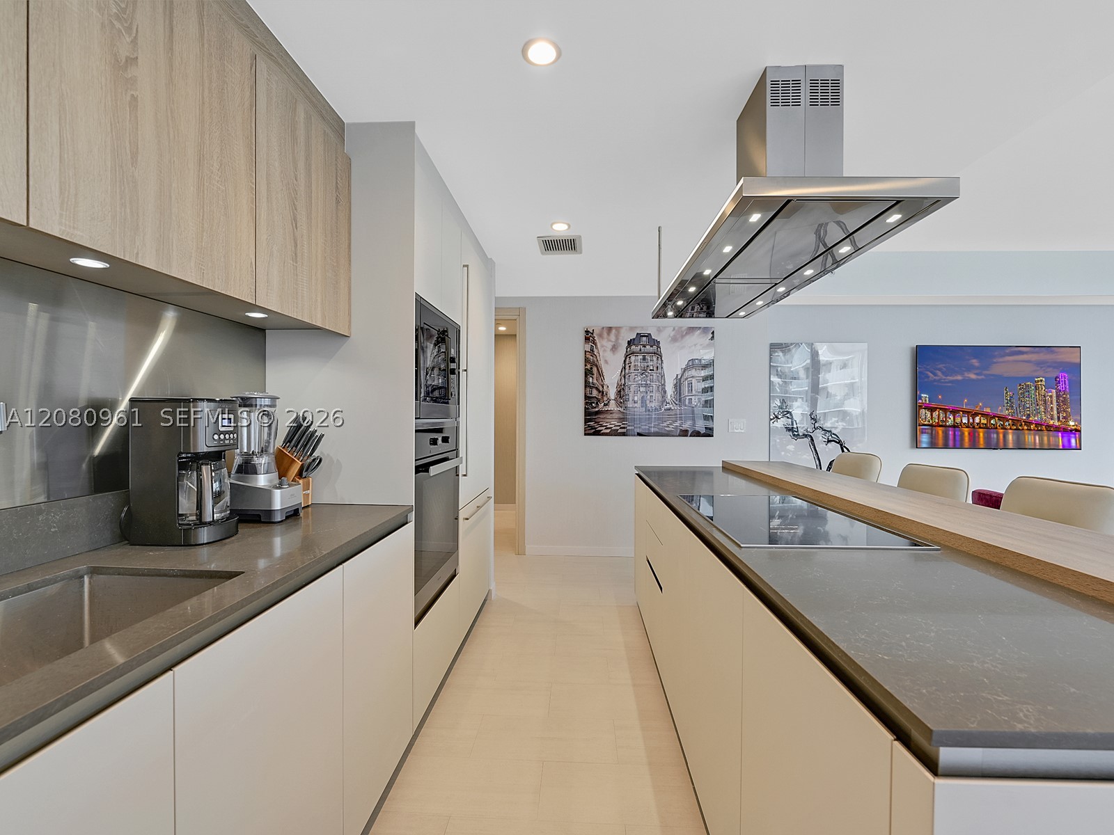 1000 Brickell Plz #3402, Miami FL 33131