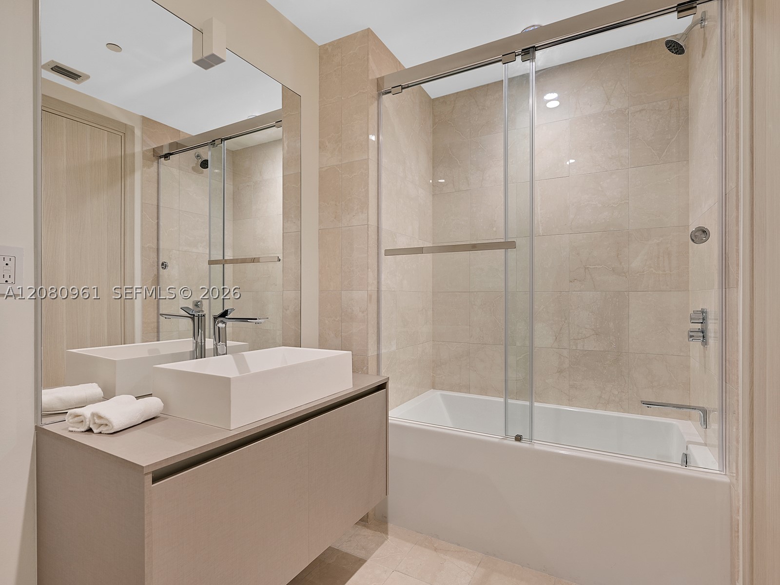 1000 Brickell Plz #3402, Miami FL 33131