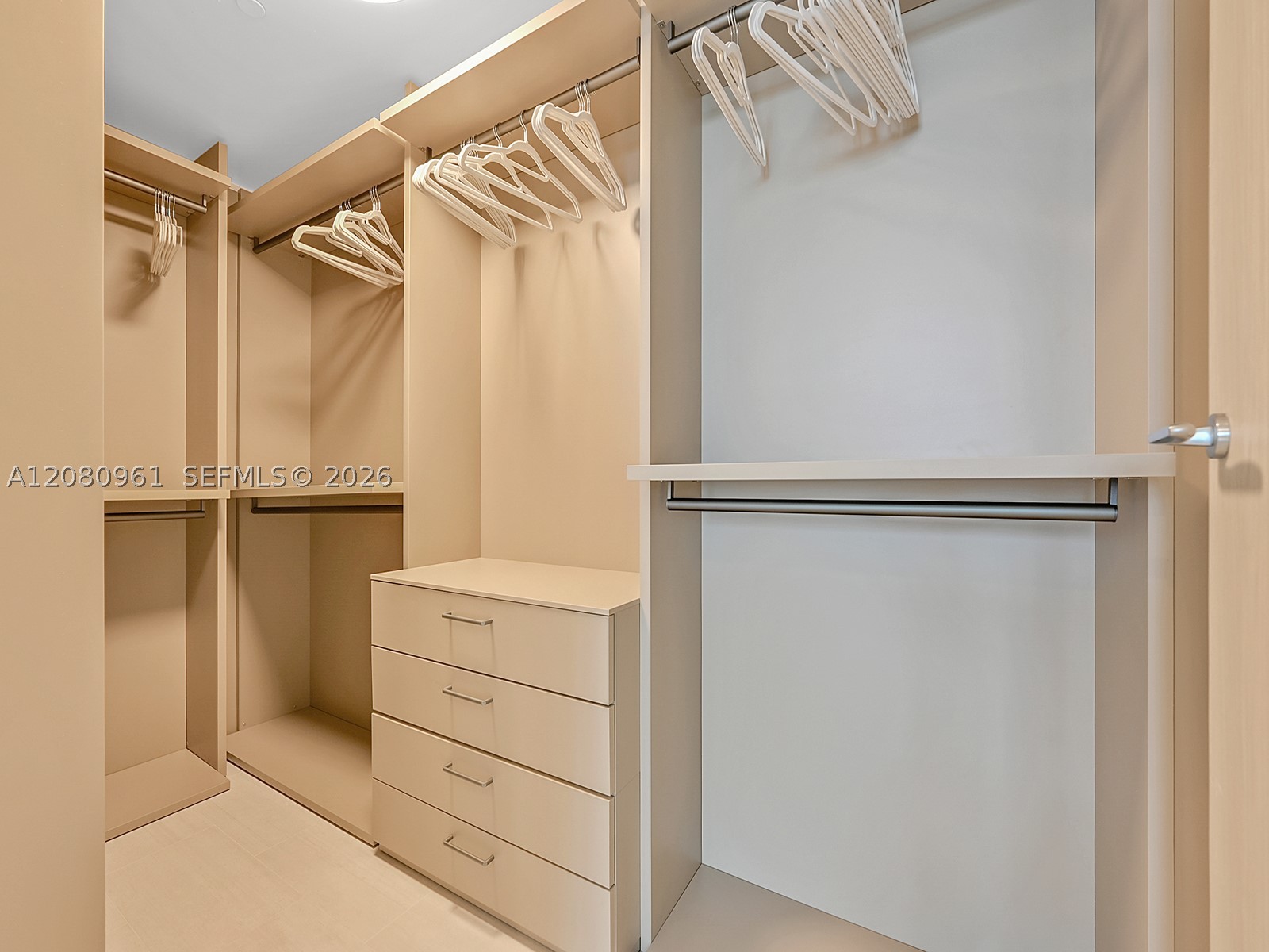 1000 Brickell Plz #3402, Miami FL 33131