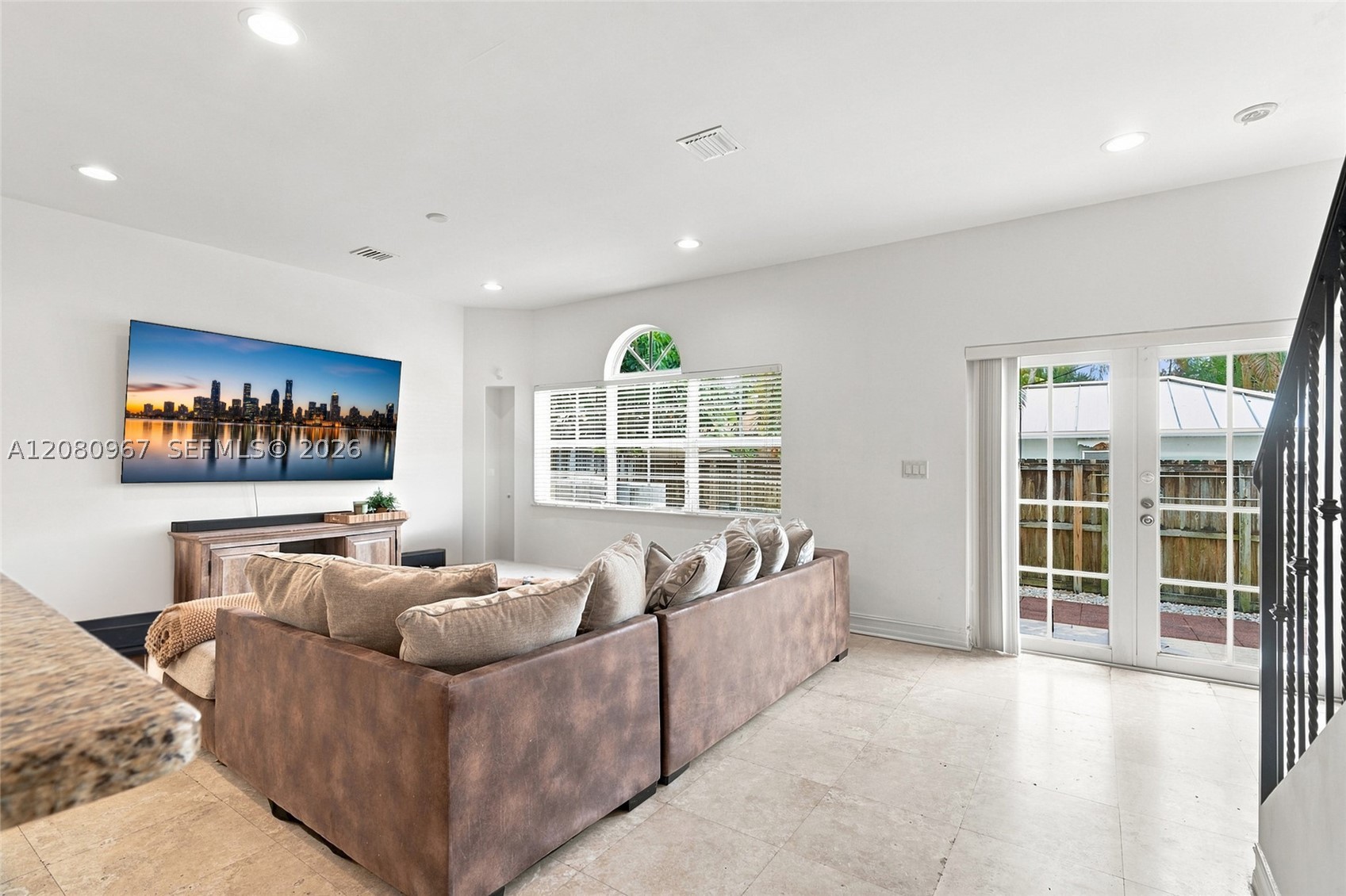 913 SW 8th St #2, Fort Lauderdale FL 33315
