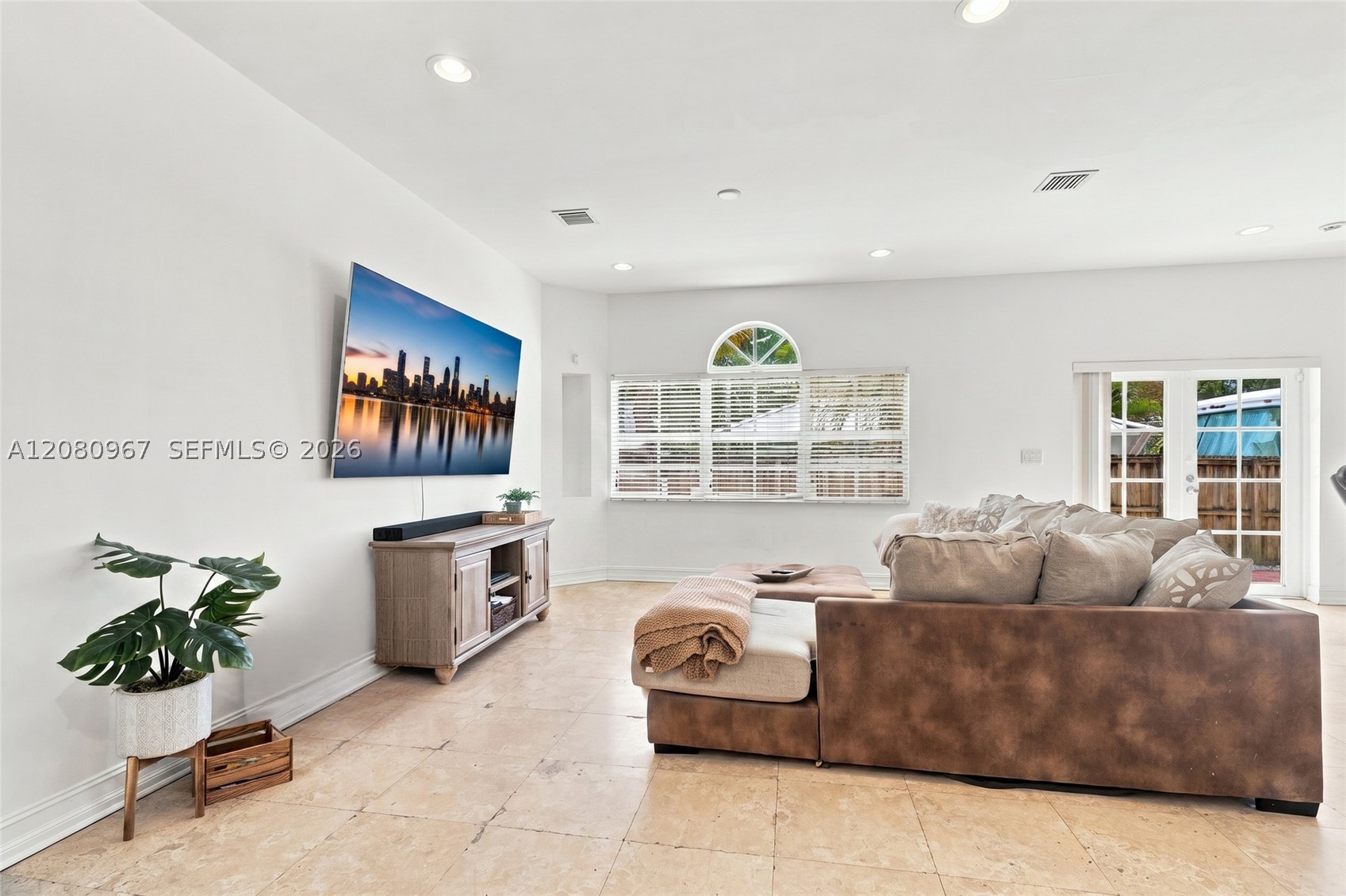 913 SW 8th St #2, Fort Lauderdale FL 33315