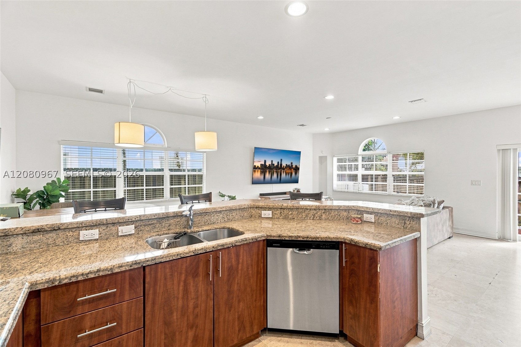 913 SW 8th St #2, Fort Lauderdale FL 33315