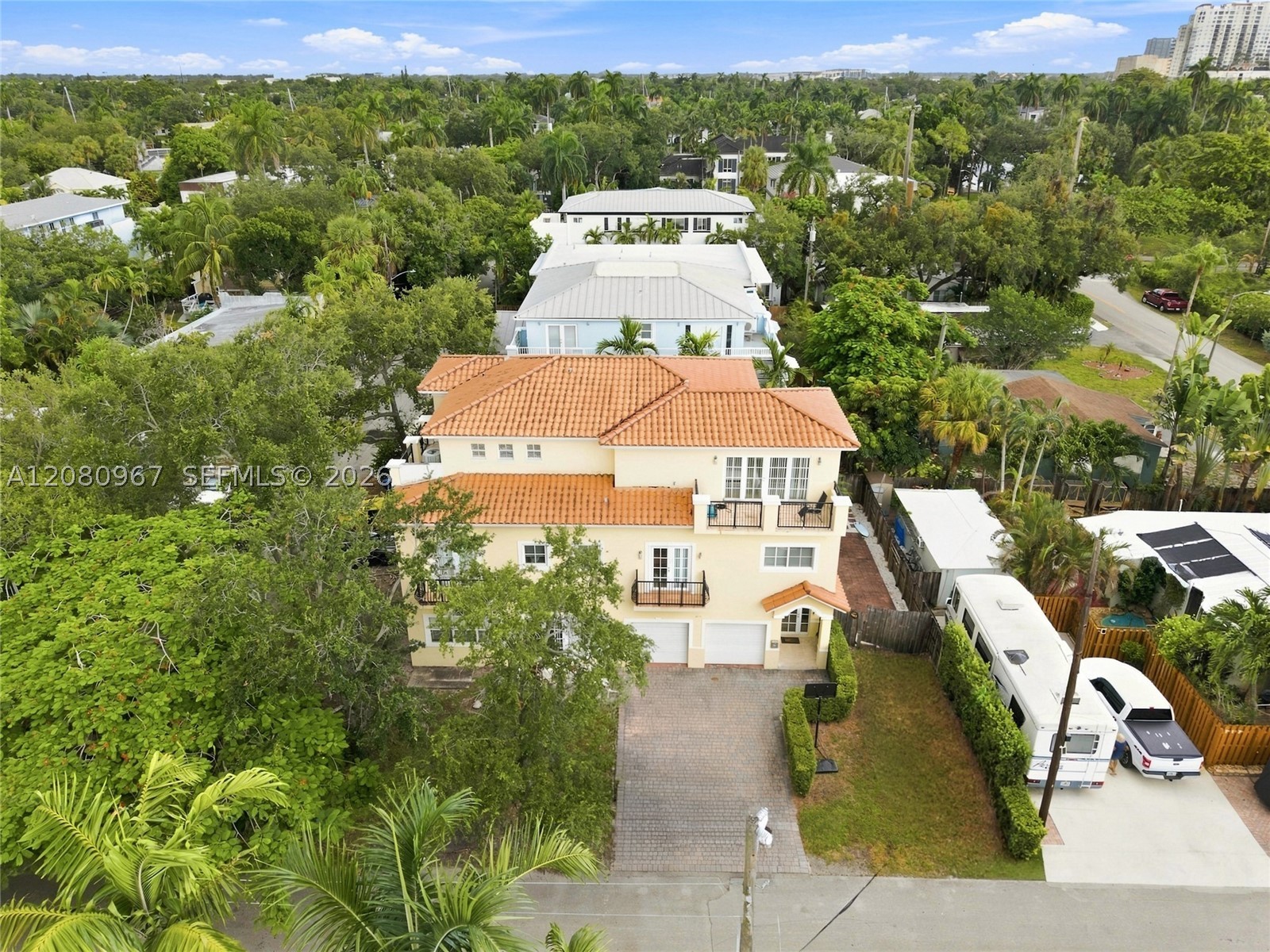 913 SW 8th St #2, Fort Lauderdale FL 33315