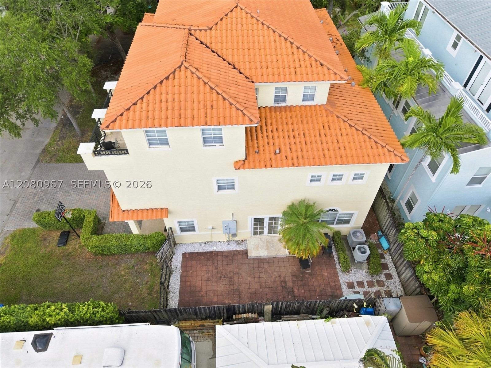 913 SW 8th St #2, Fort Lauderdale FL 33315