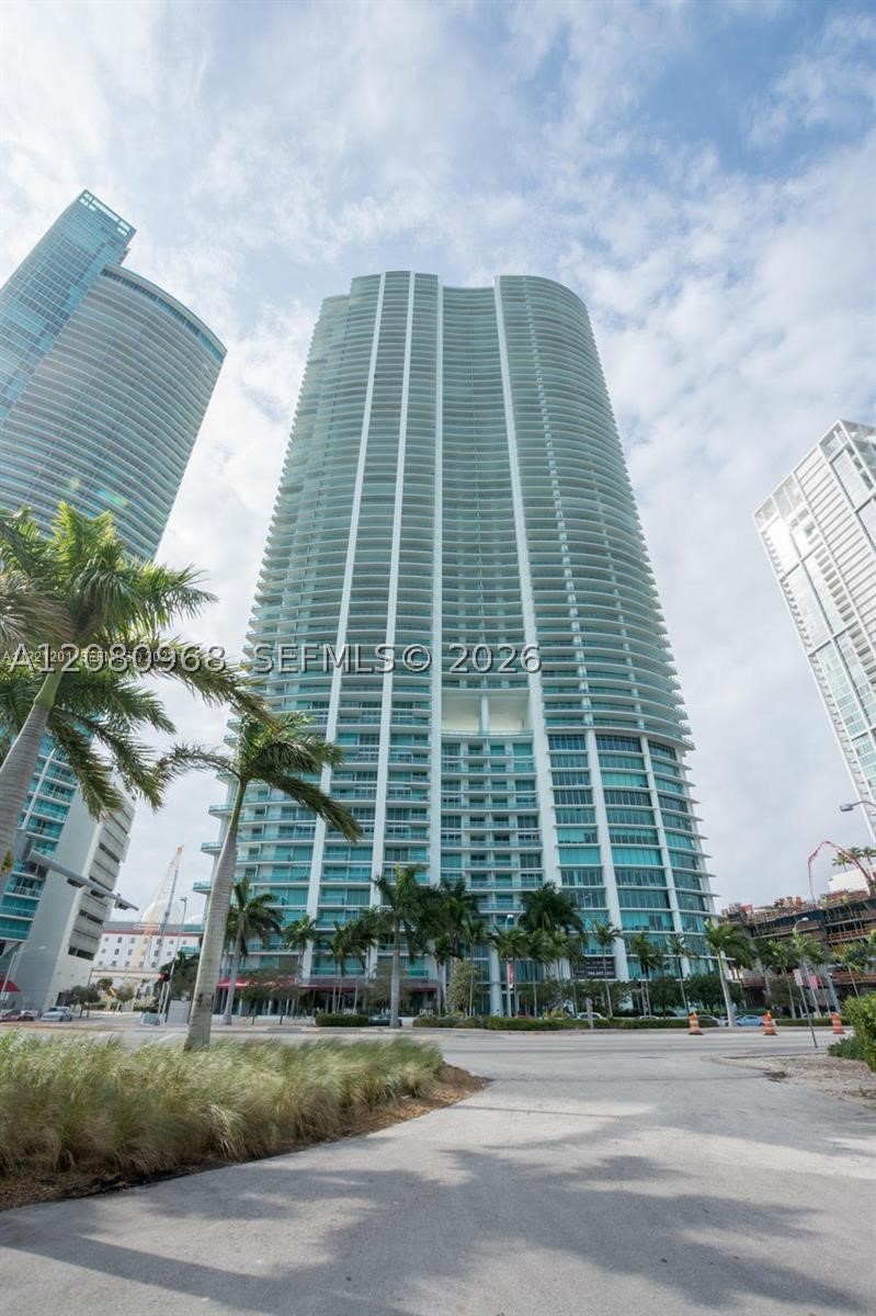 900 Biscayne Blvd #2112, Miami FL 33132