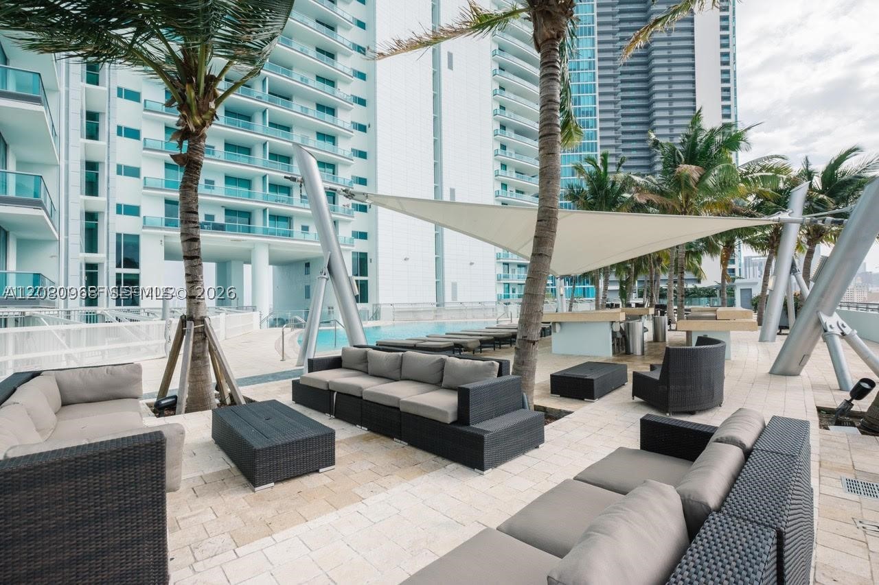 900 Biscayne Blvd #2112, Miami FL 33132