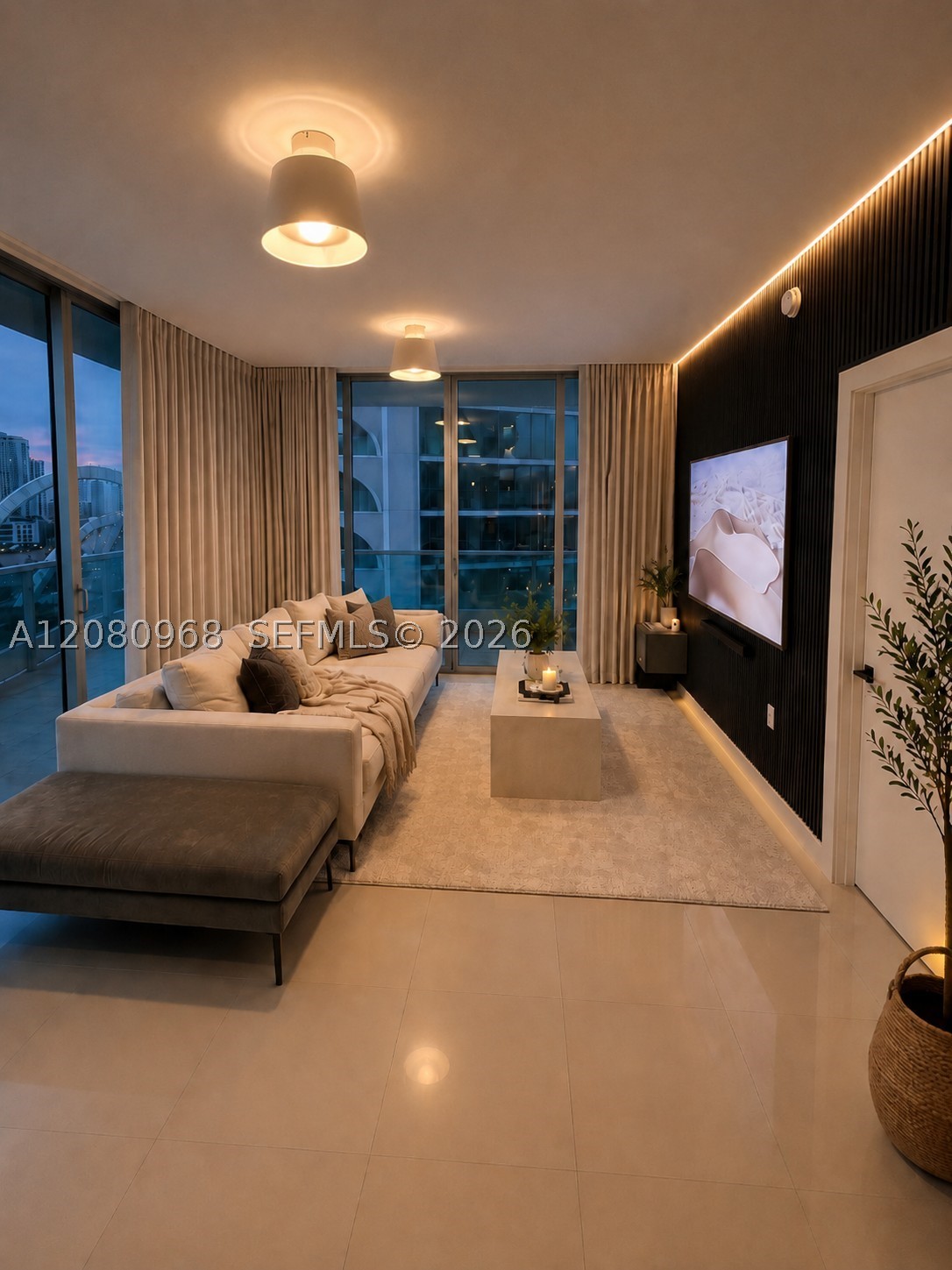 900 Biscayne Blvd #2112, Miami FL 33132
