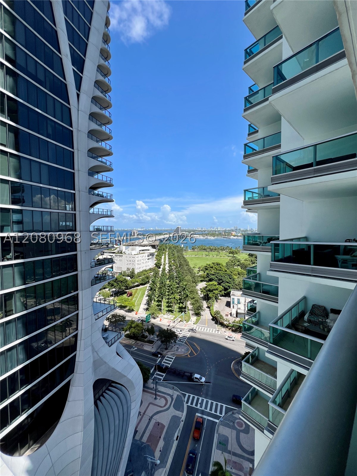 900 Biscayne Blvd #2112, Miami FL 33132