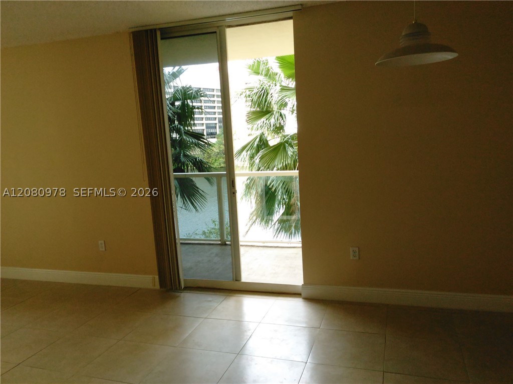 5091 NW 7 ST #402, Miami FL 33126
