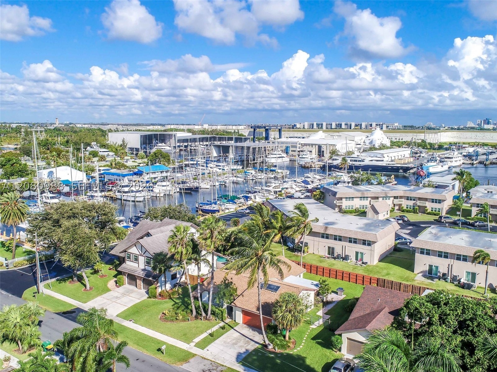 635 NE 3rd St, Dania Beach FL 33004