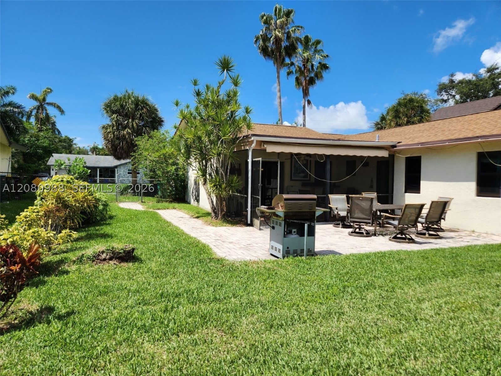 635 NE 3rd St, Dania Beach FL 33004