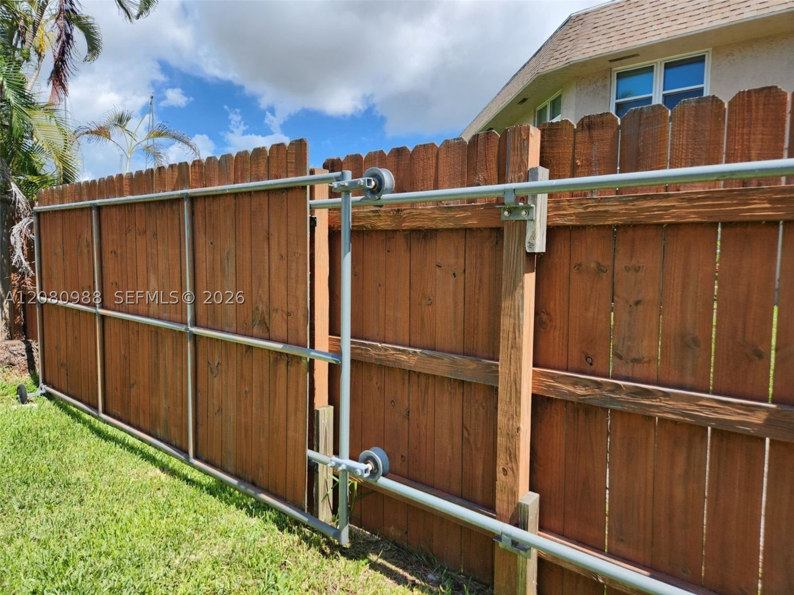 635 NE 3rd St, Dania Beach FL 33004